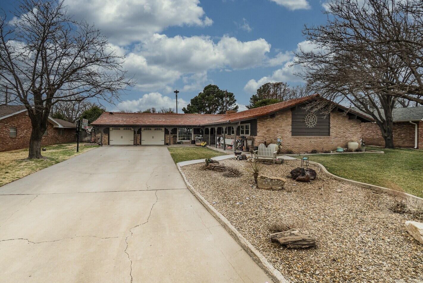 210 Comanche Trail — photo