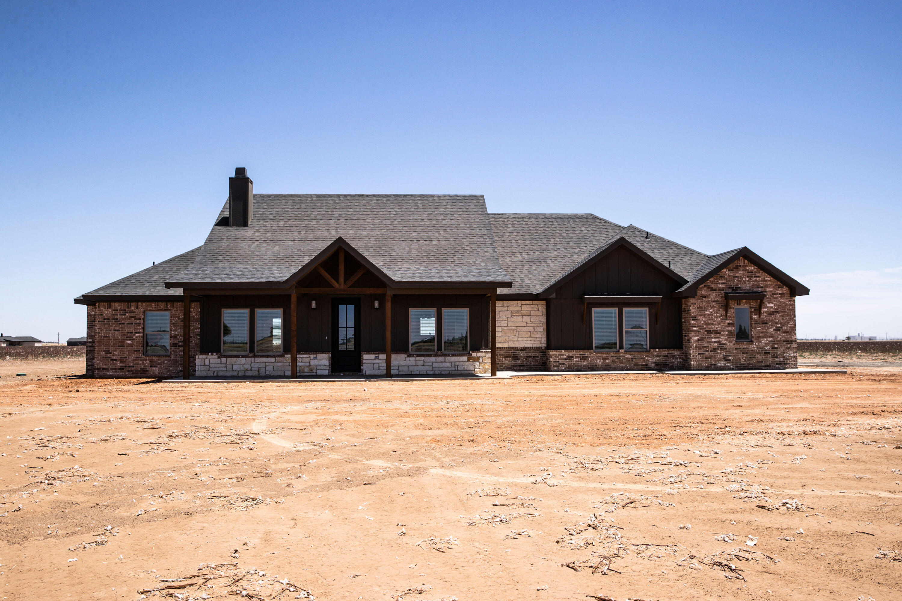 6710 N F M 2528 — photo