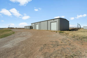 9506 FM 835 — photo