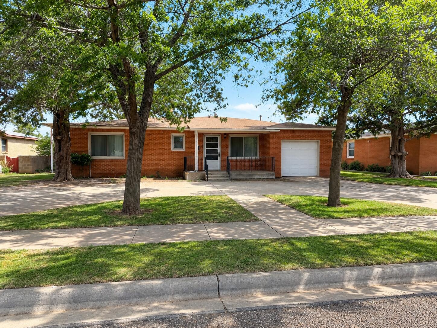 1012 E Oak Street — photo