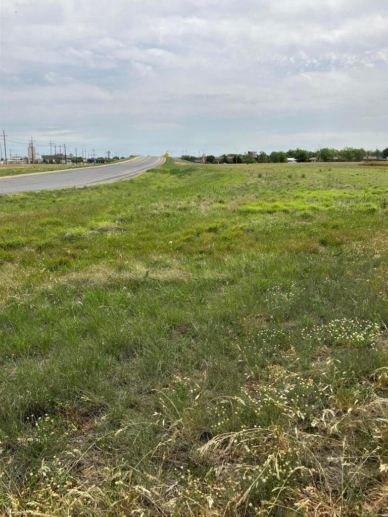 1802 N Interstate 27 Service Road — photo