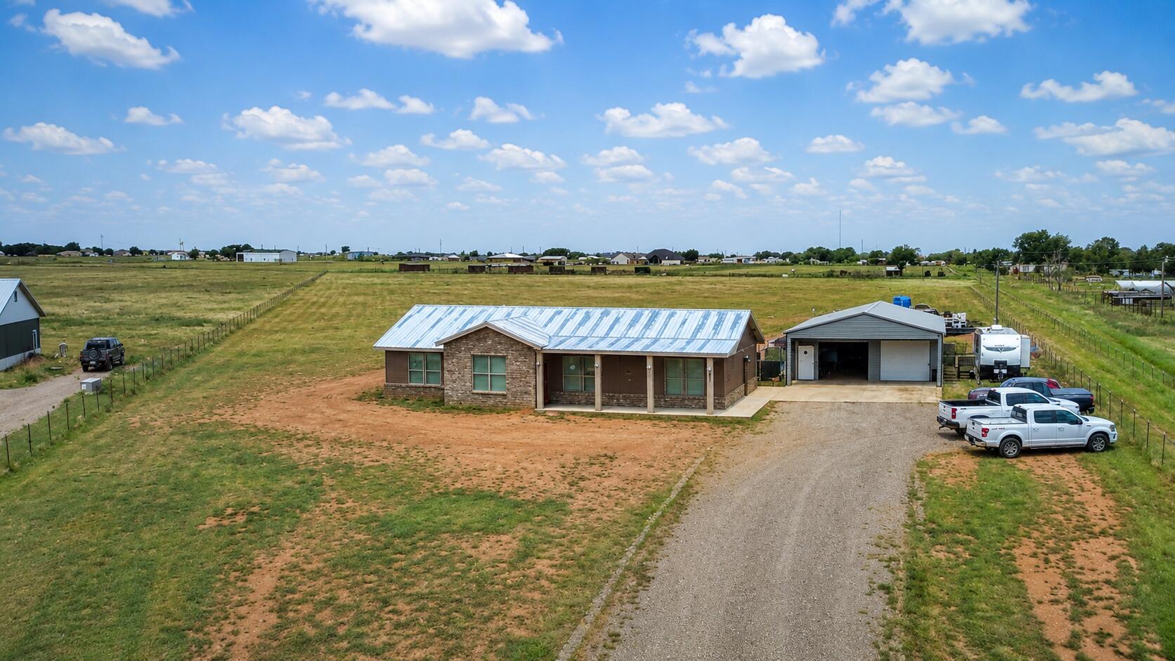 8233 County Road 6440 — photo