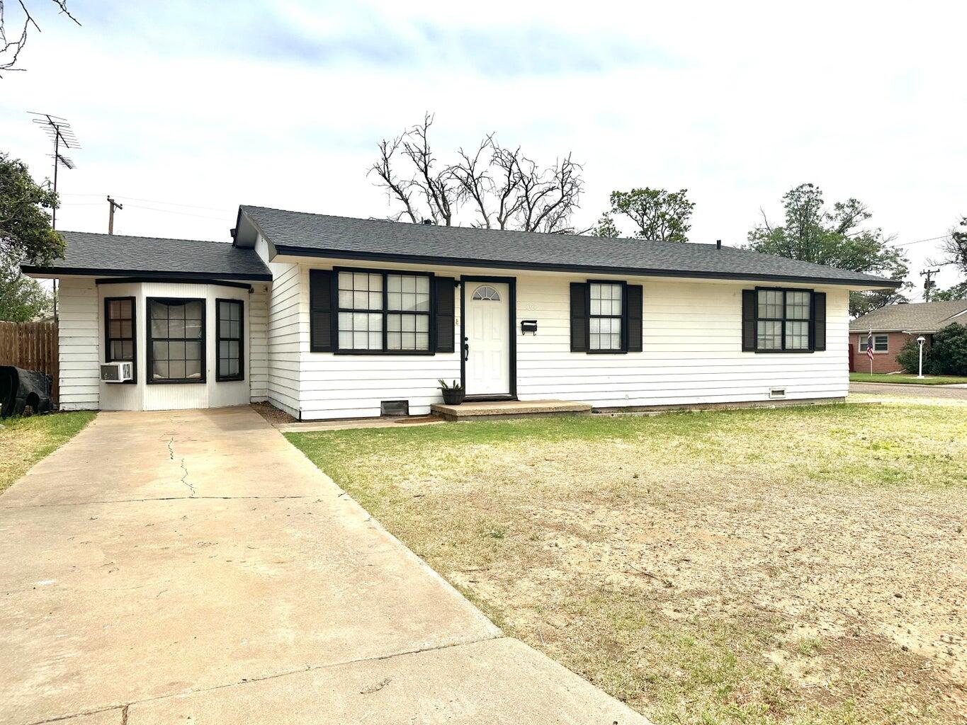 300 Amarillo Street — photo