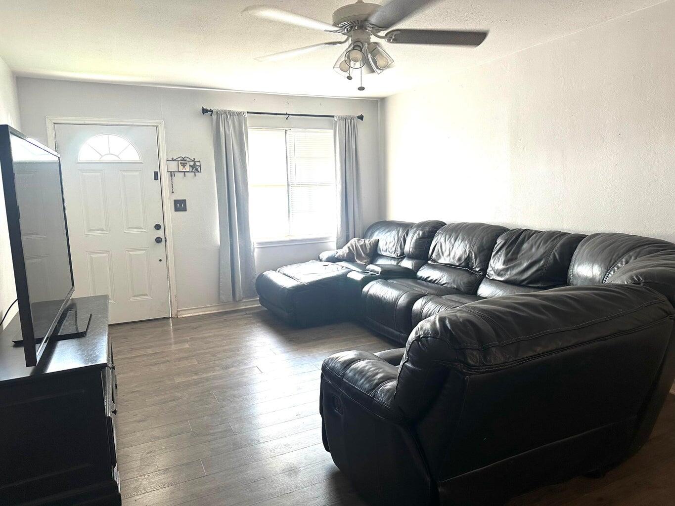 300 Amarillo Street, Plainview, TX 79072 — photo 3