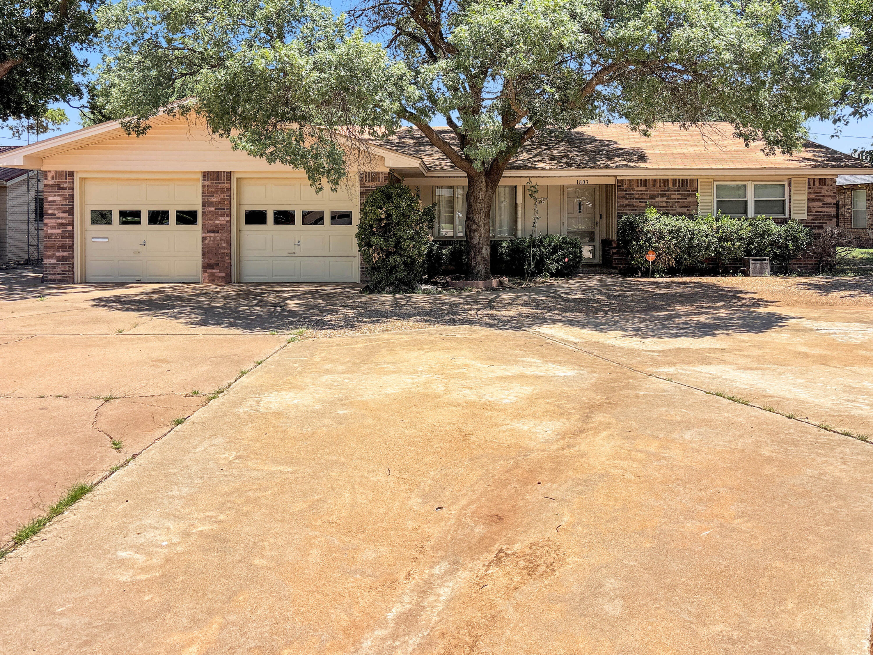 1803 E Buckley Street — photo