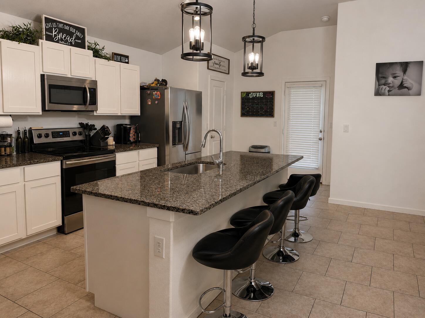 13314 Vernon Avenue — photo
