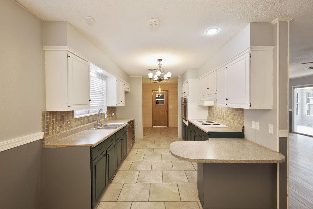 812 Holliday Street, Plainview, TX 79072 — photo 3