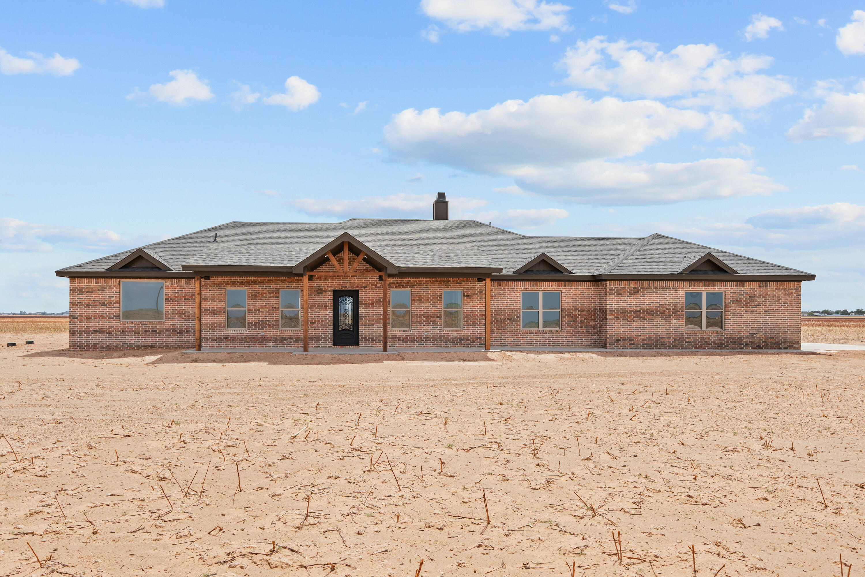5423 County Road 6100 — photo