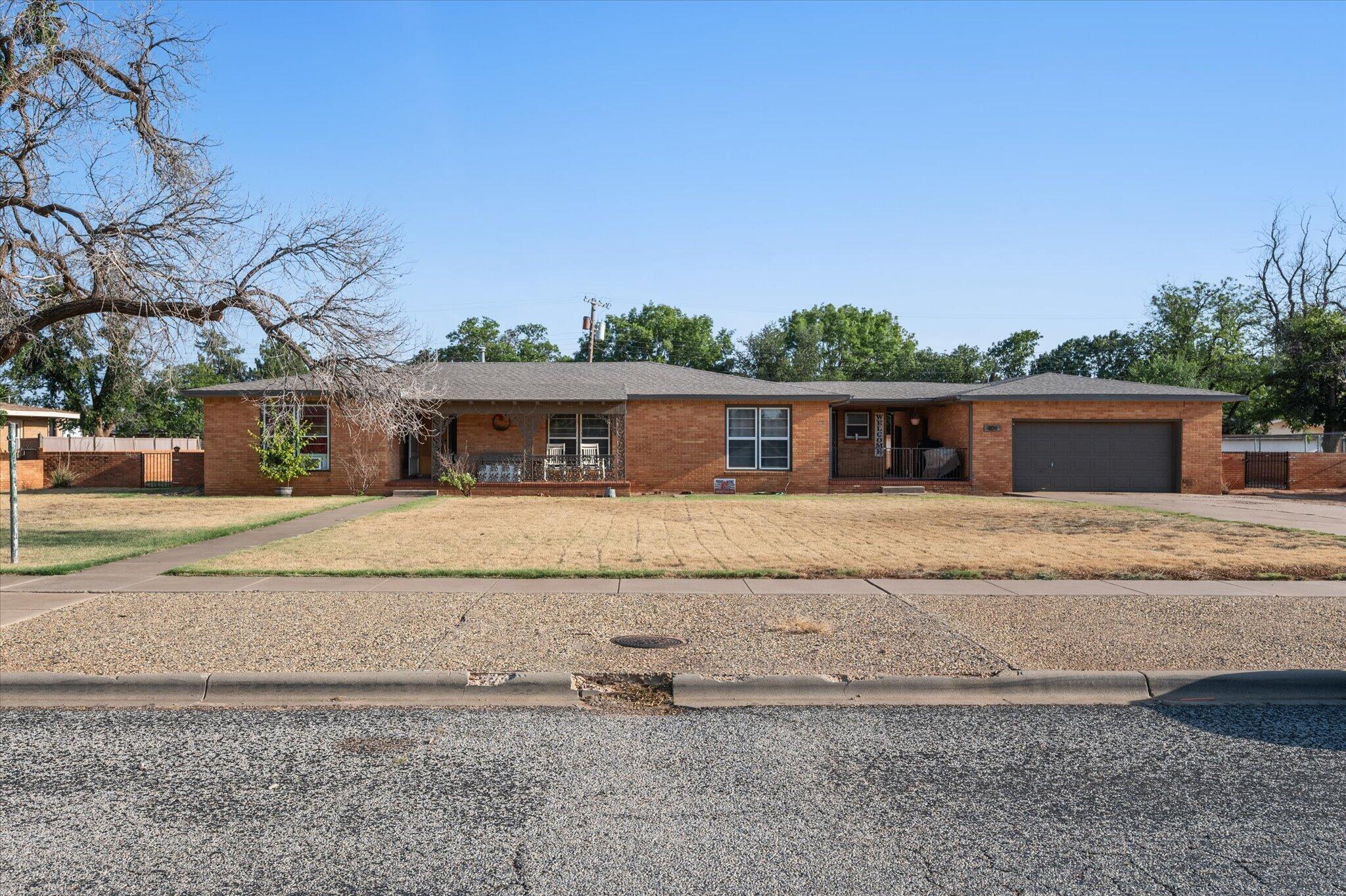 904 E Cardwell Street — photo
