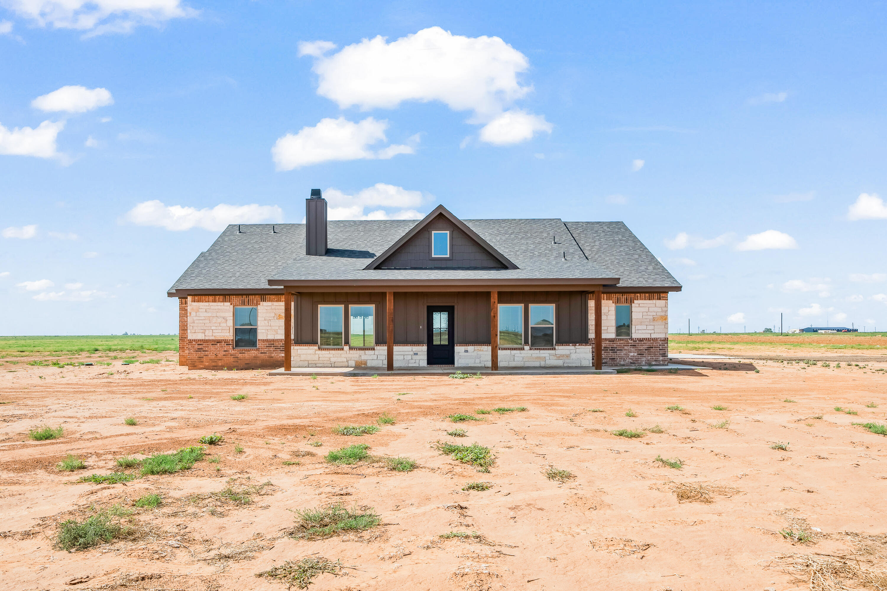 512 E F M 597 — photo