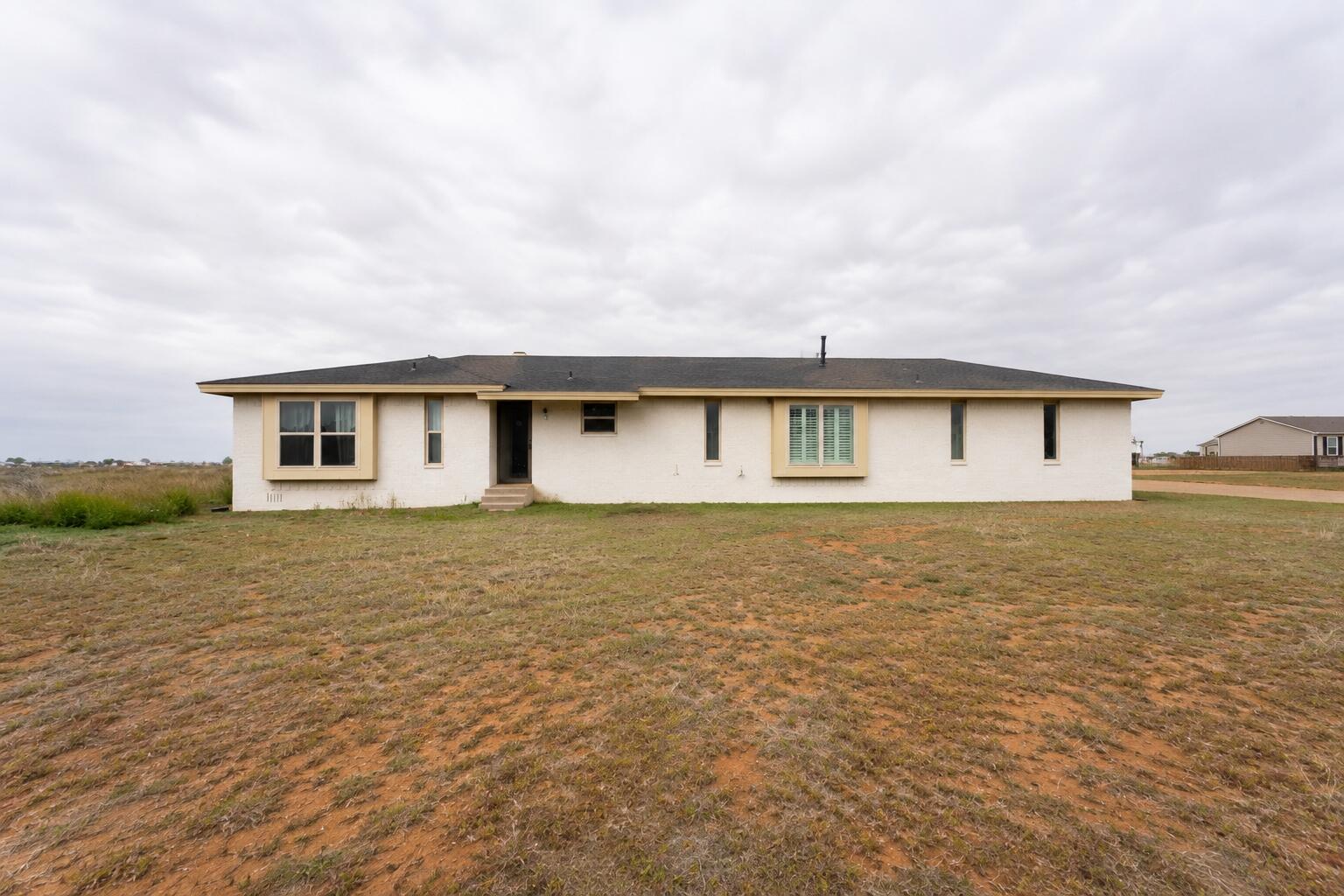 12415 N F M 2528 — photo
