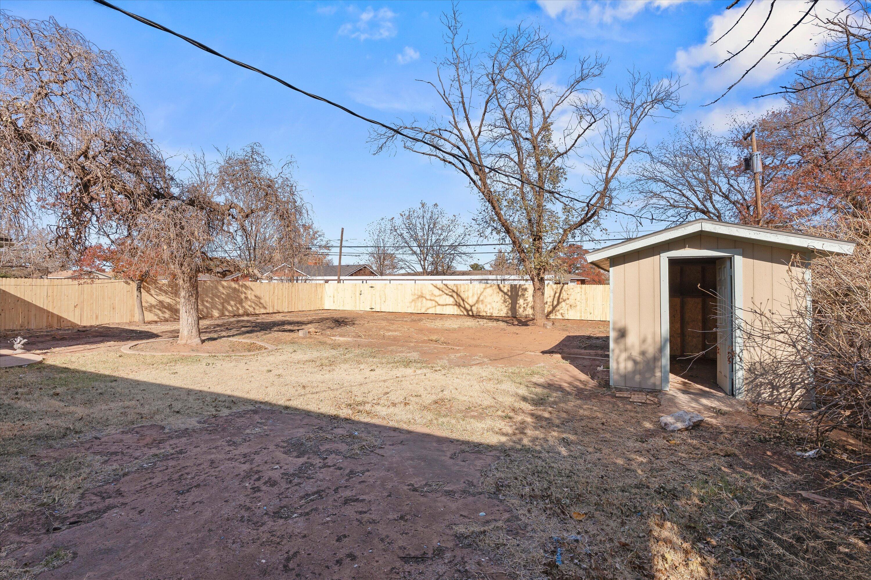 1105 E Cardwell Street — photo