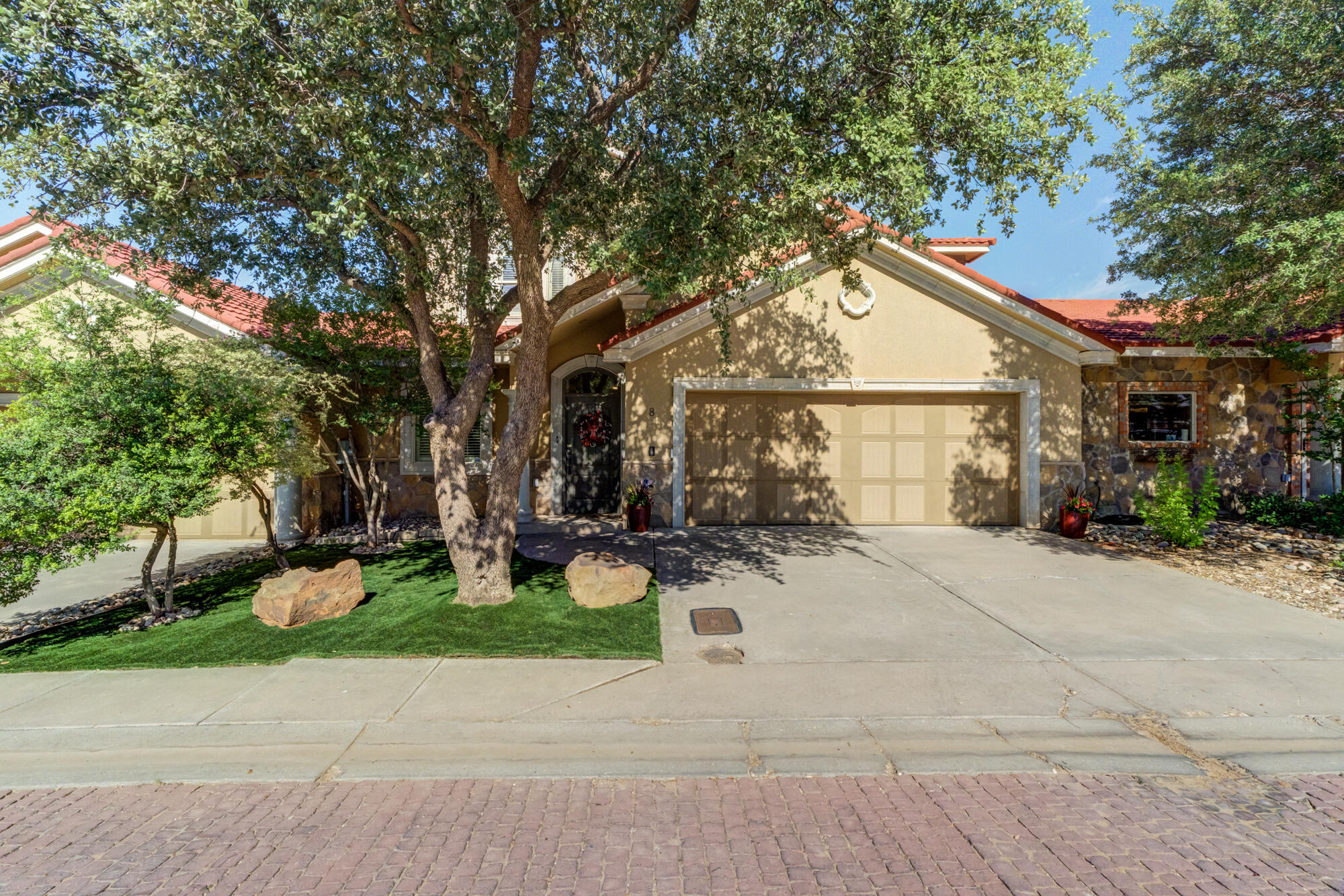 8 Tuscan Villas Circle — photo
