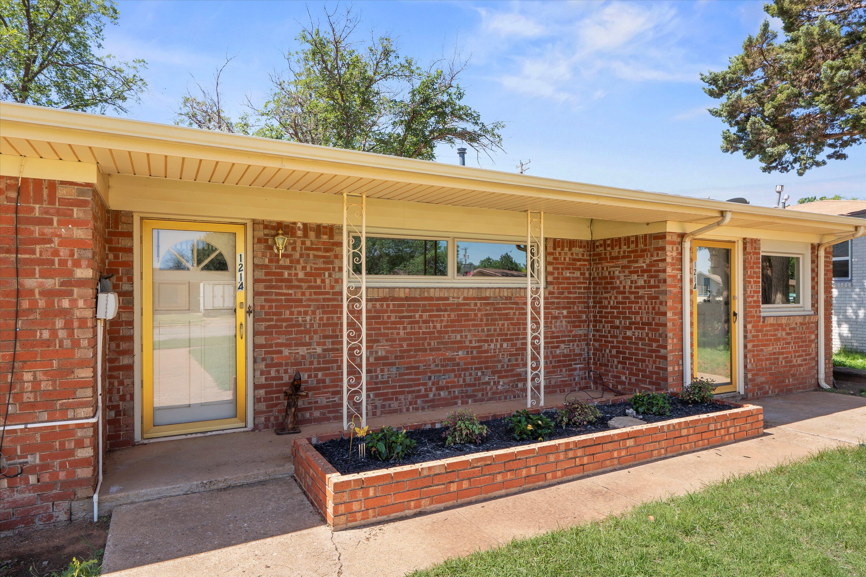 1214 E Buckley Street — photo