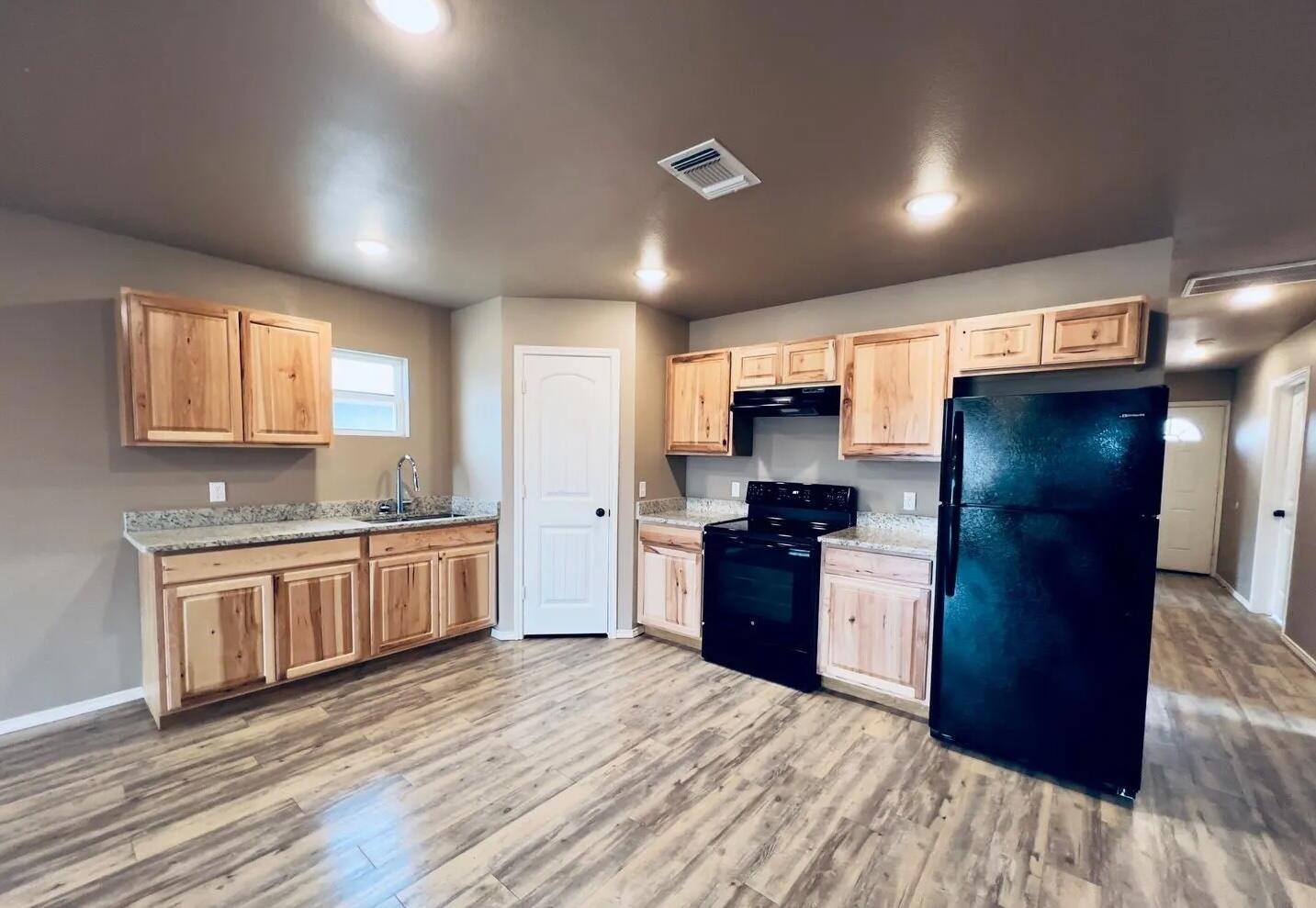 2202 E 10th Street, Lubbock, TX 79403 — photo 2