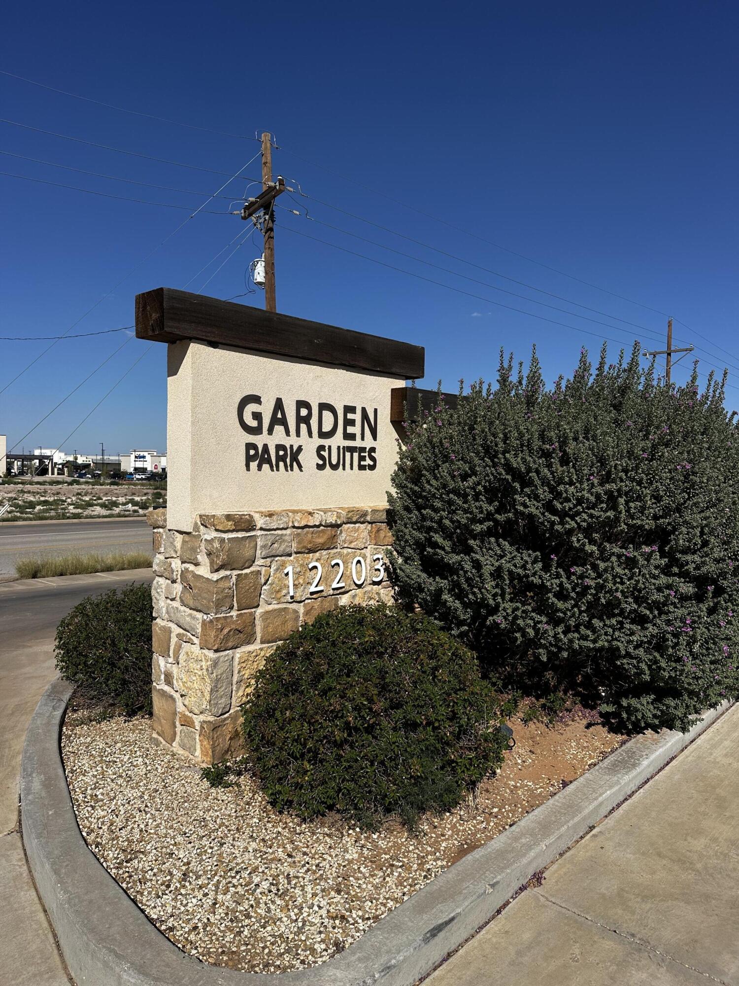 12203 Quaker Avenue — photo