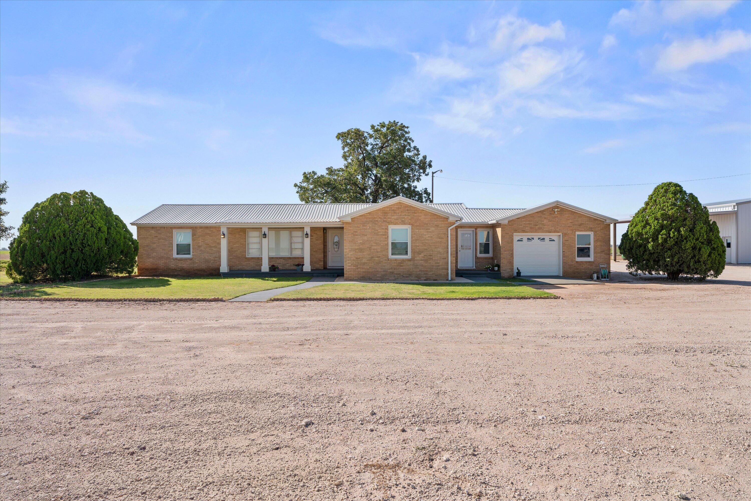2000 FM 597 — photo