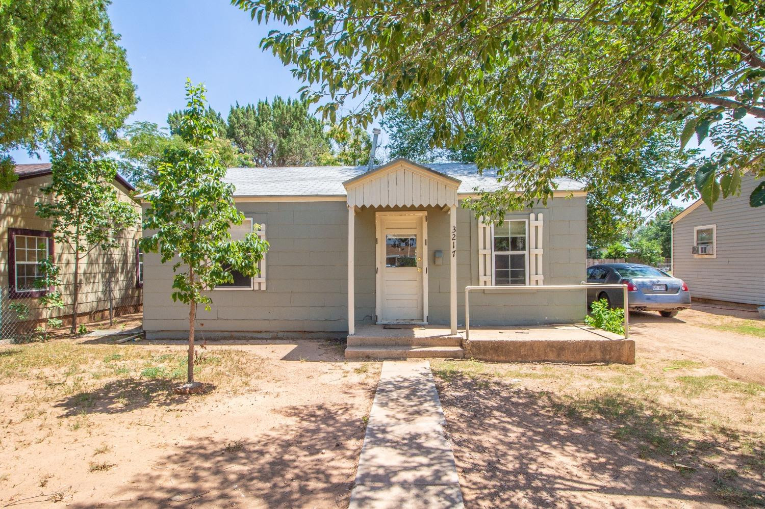 3217 Baylor Street — photo