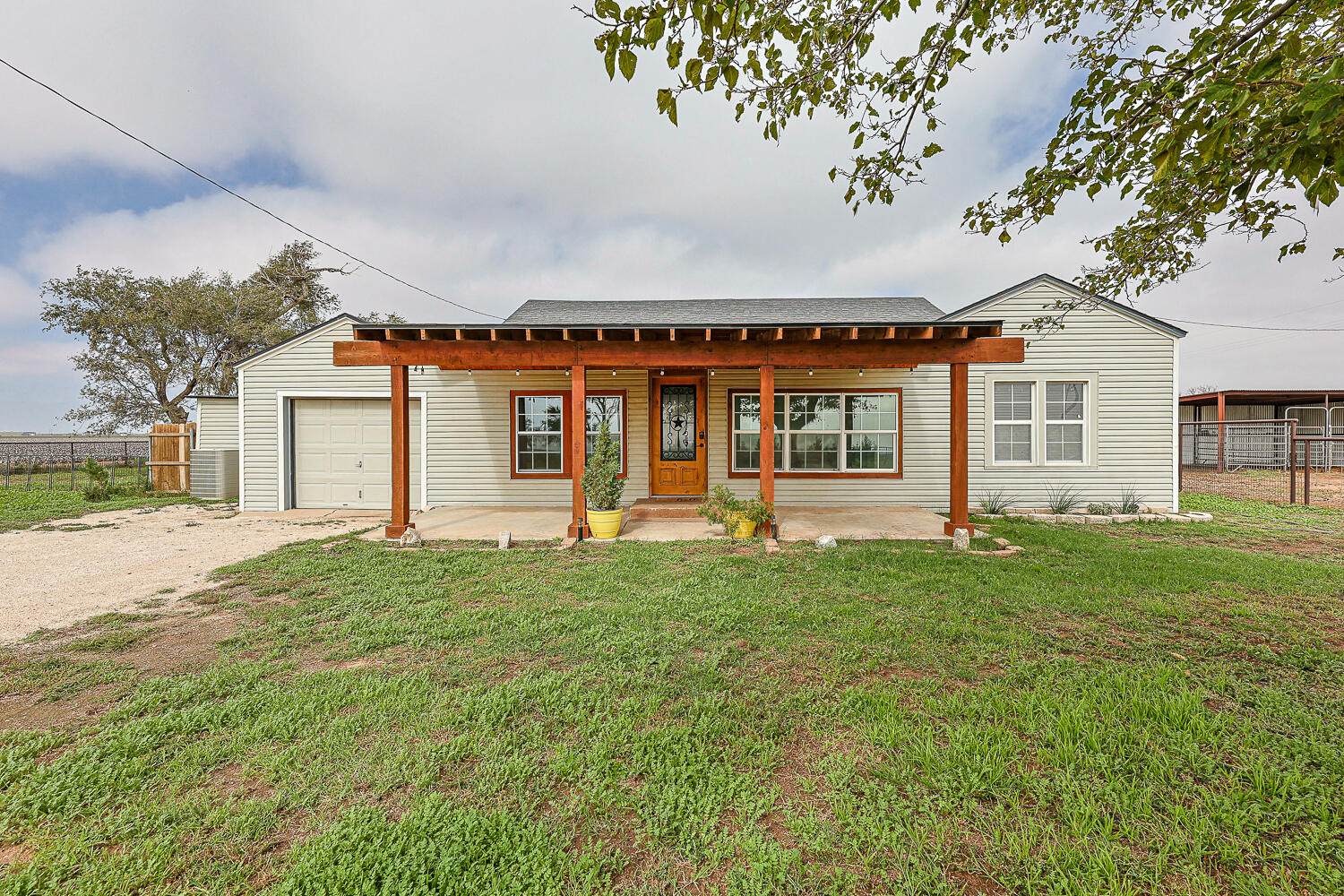 5206 County Road 6100 — photo