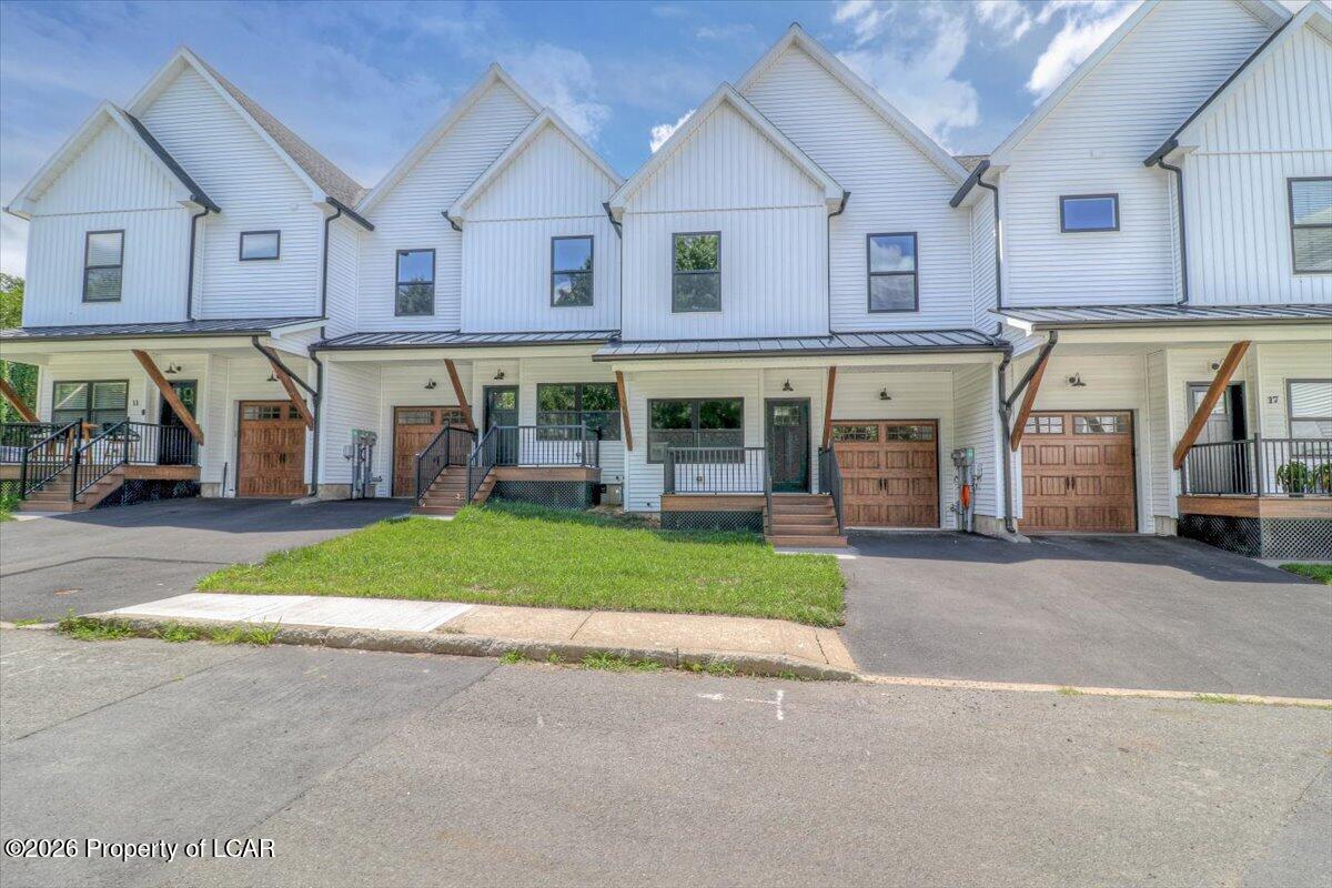 13 Lionel Drive — photo