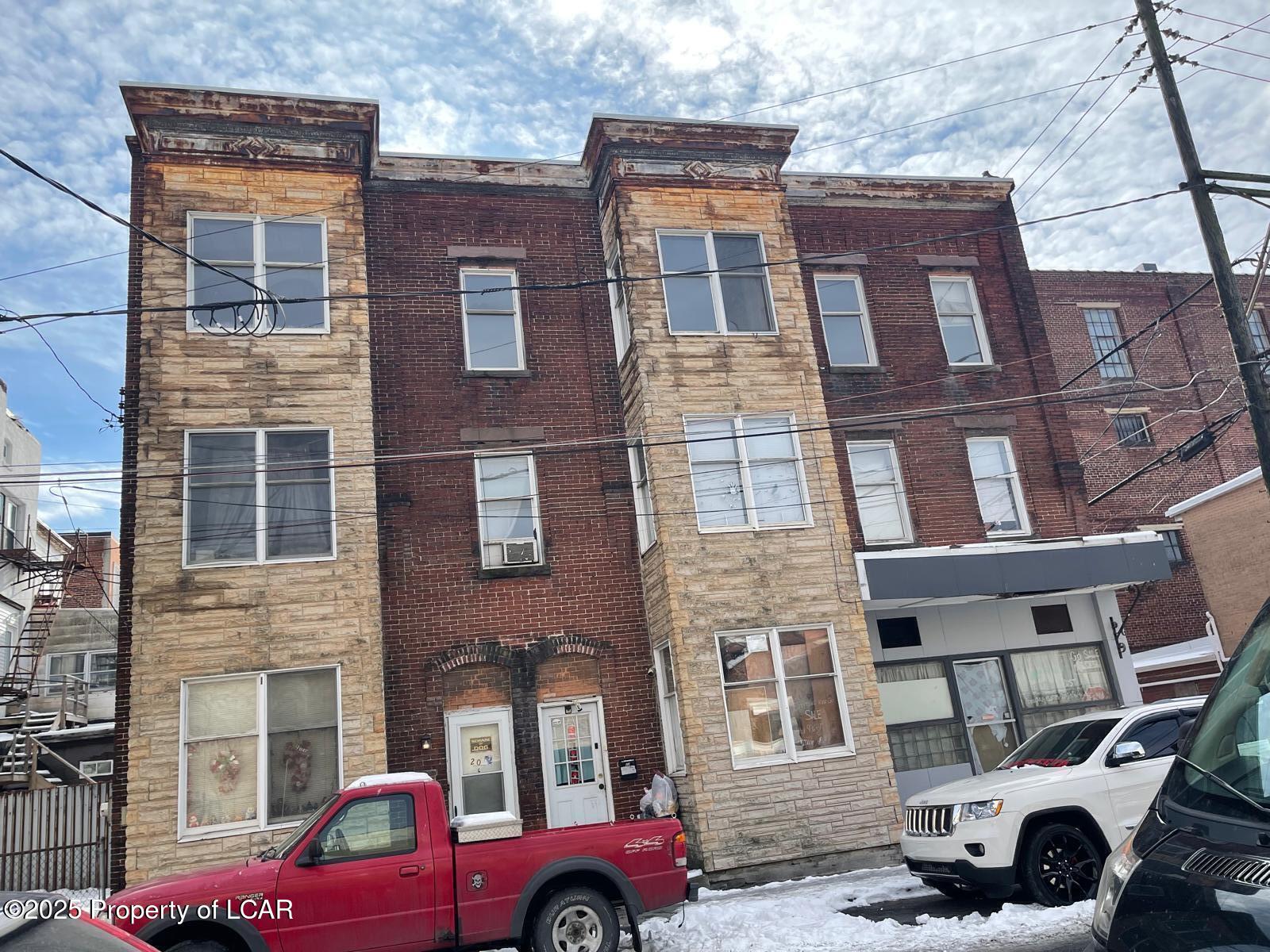 22-24 W Lloyd Street — photo