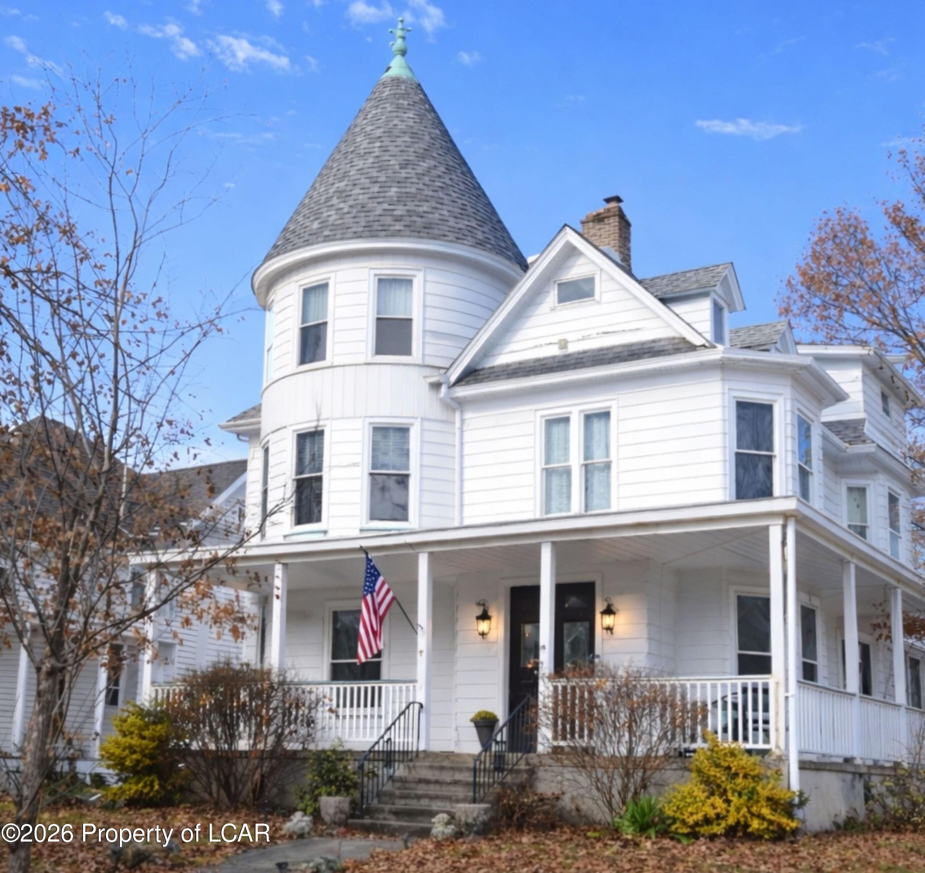 8 Montgomery Avenue — photo