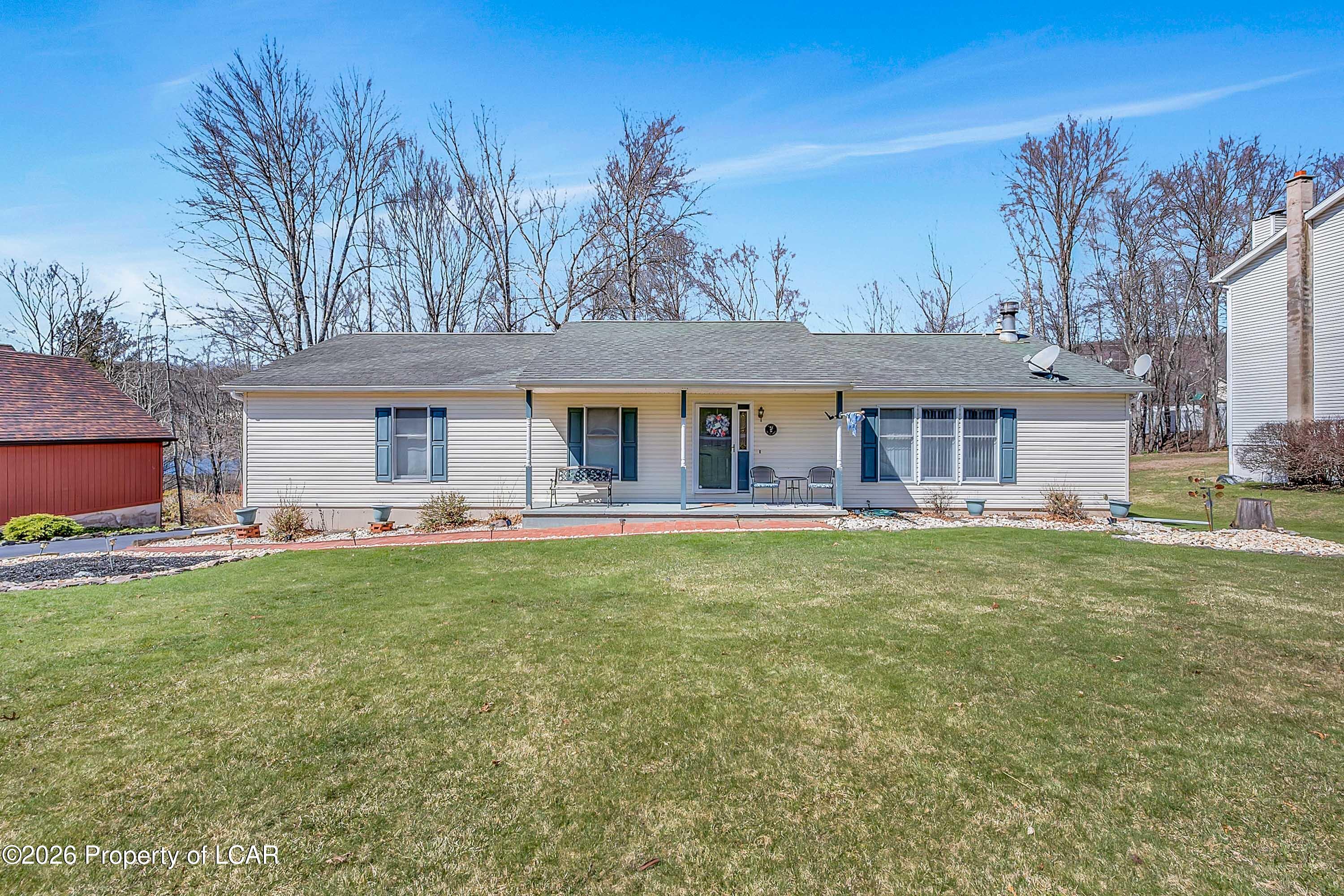 60 Lakeview Drive — photo