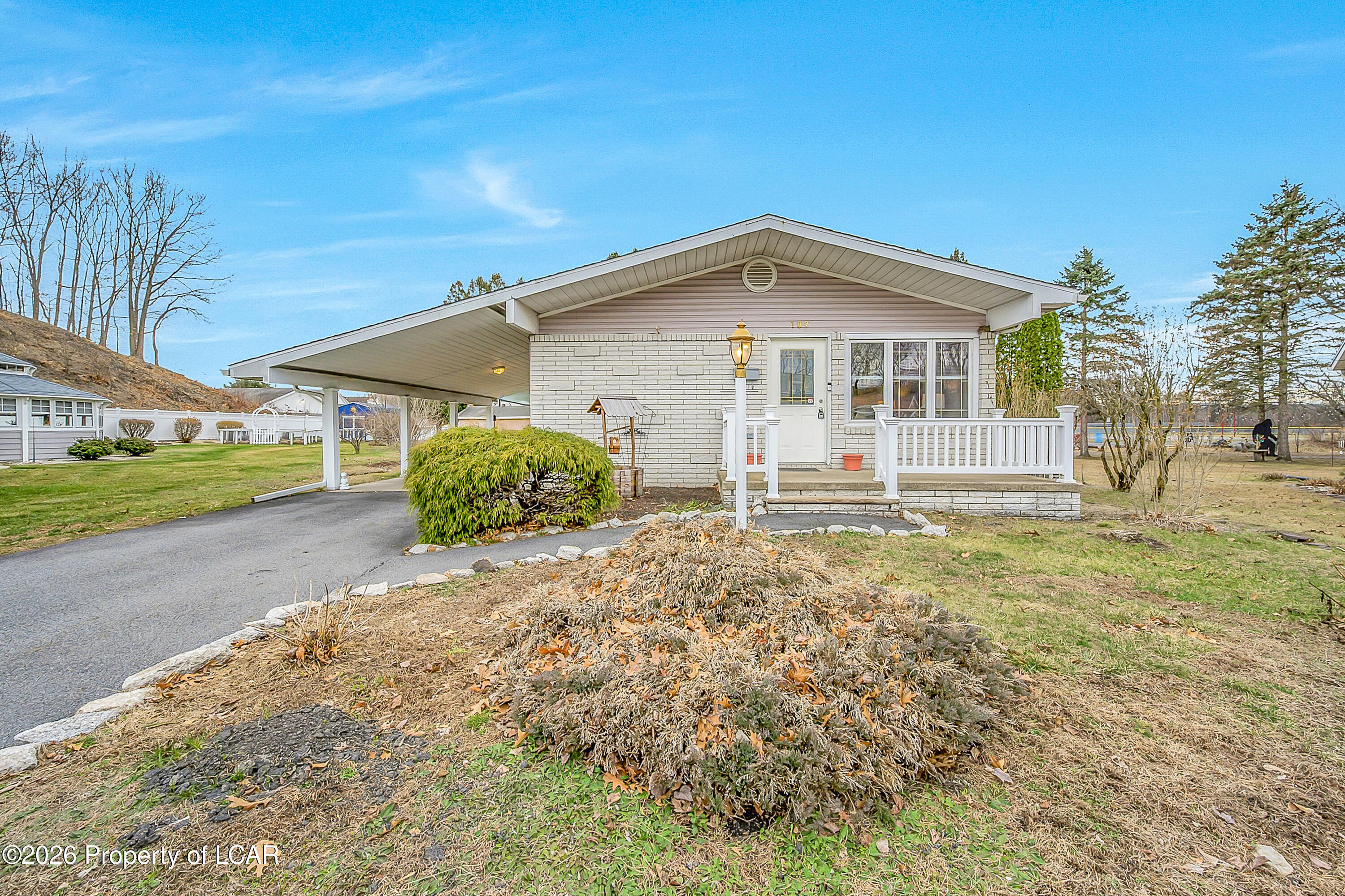 107 Stonecrest Drive — photo