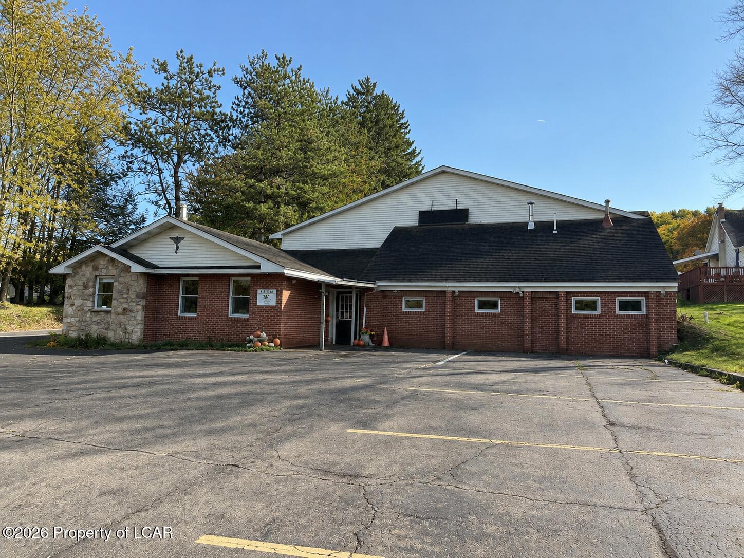 3130 Memorial Highway — photo