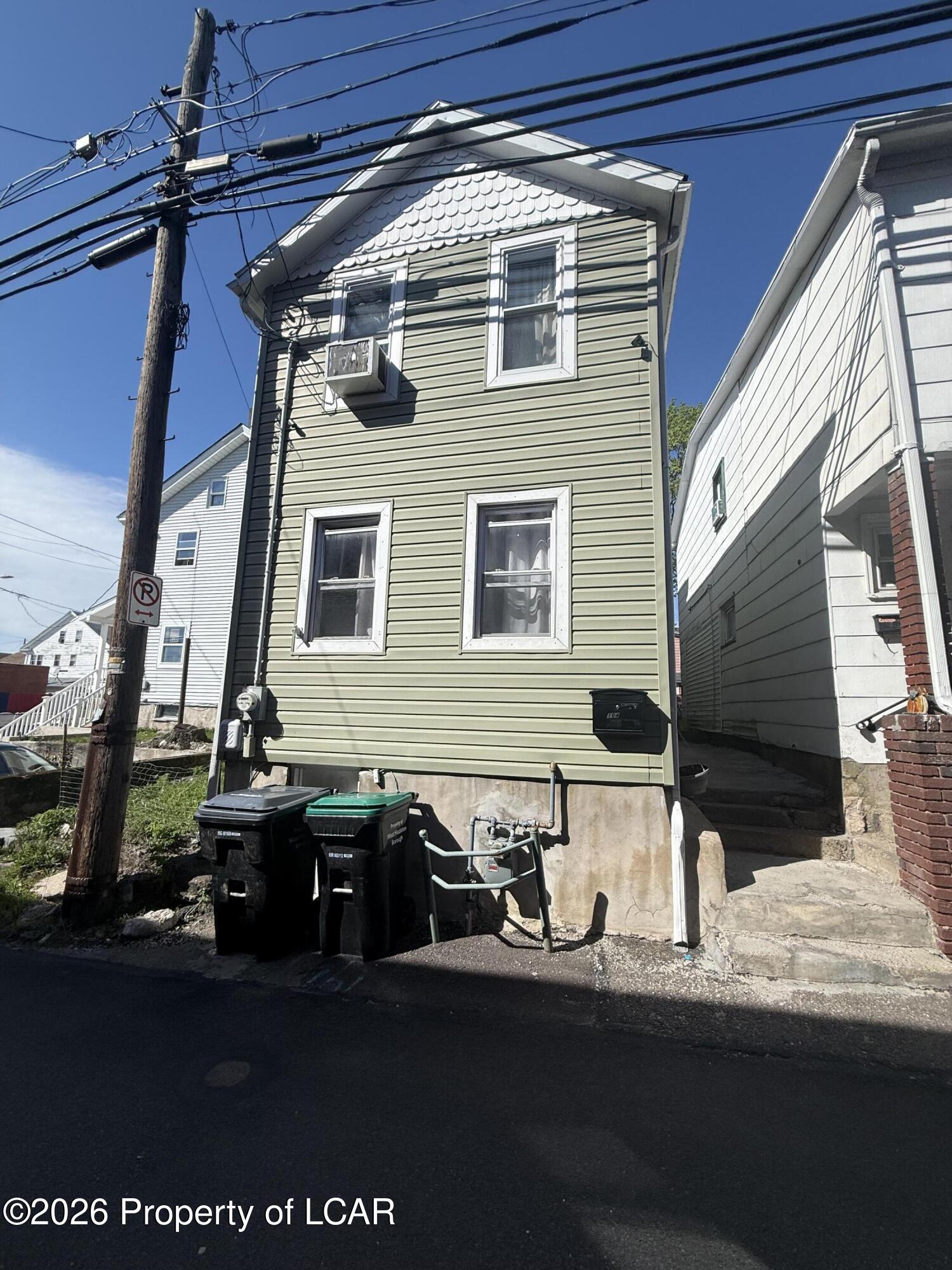 104 E Horn Street — photo
