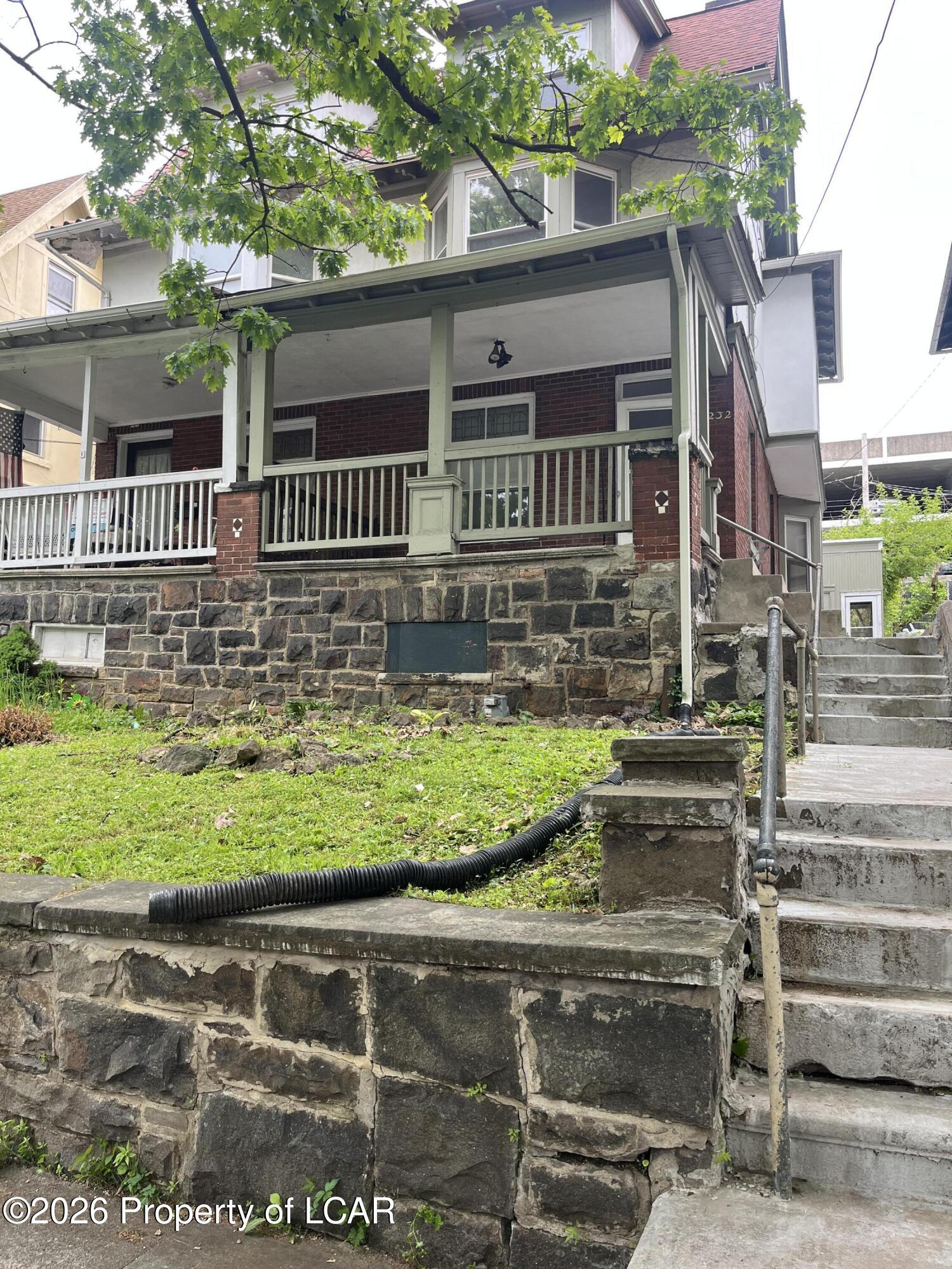 232 N 4th Street — photo