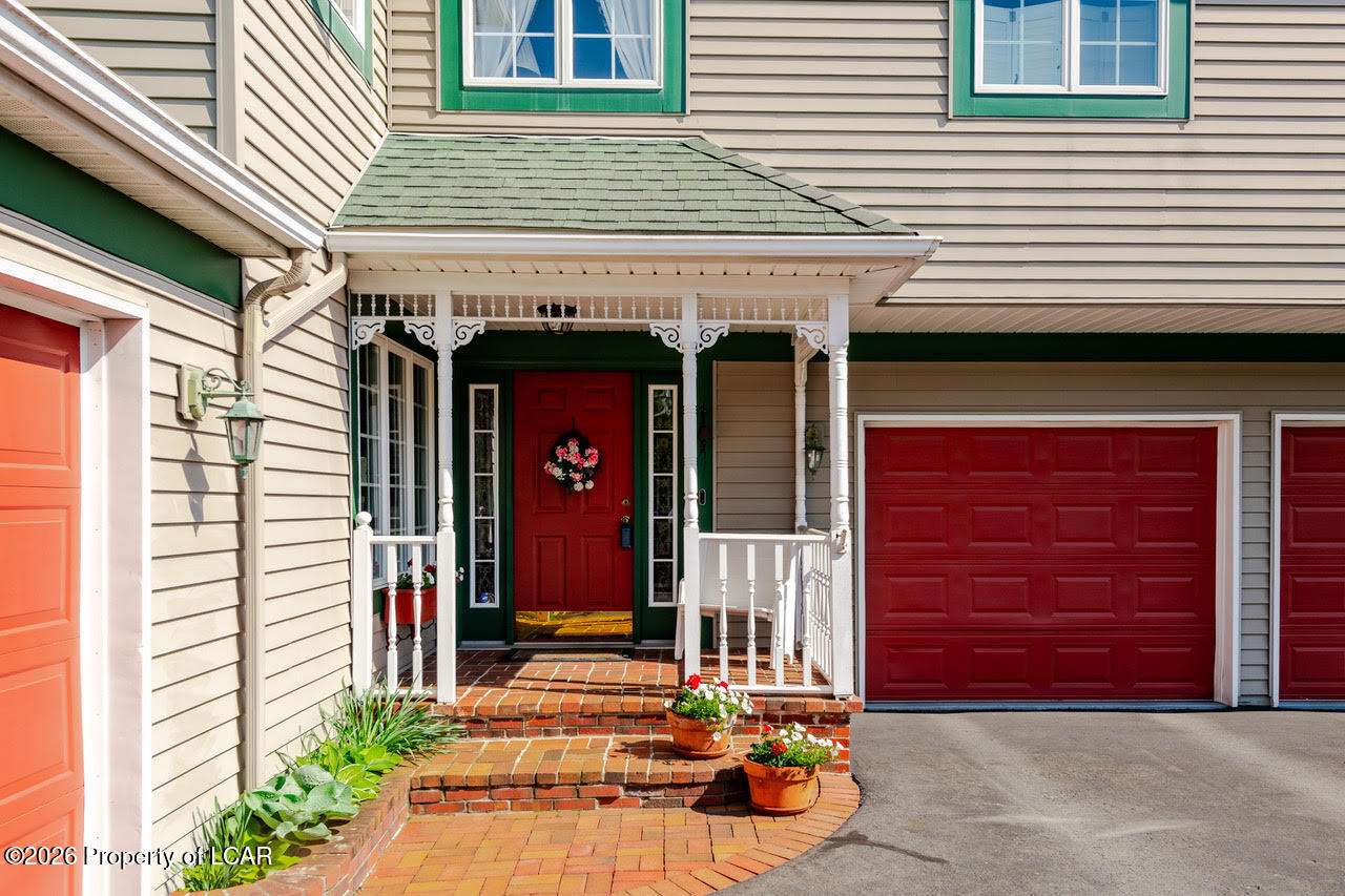 11 Rice Drive, Dallas, PA 18612 — photo 3