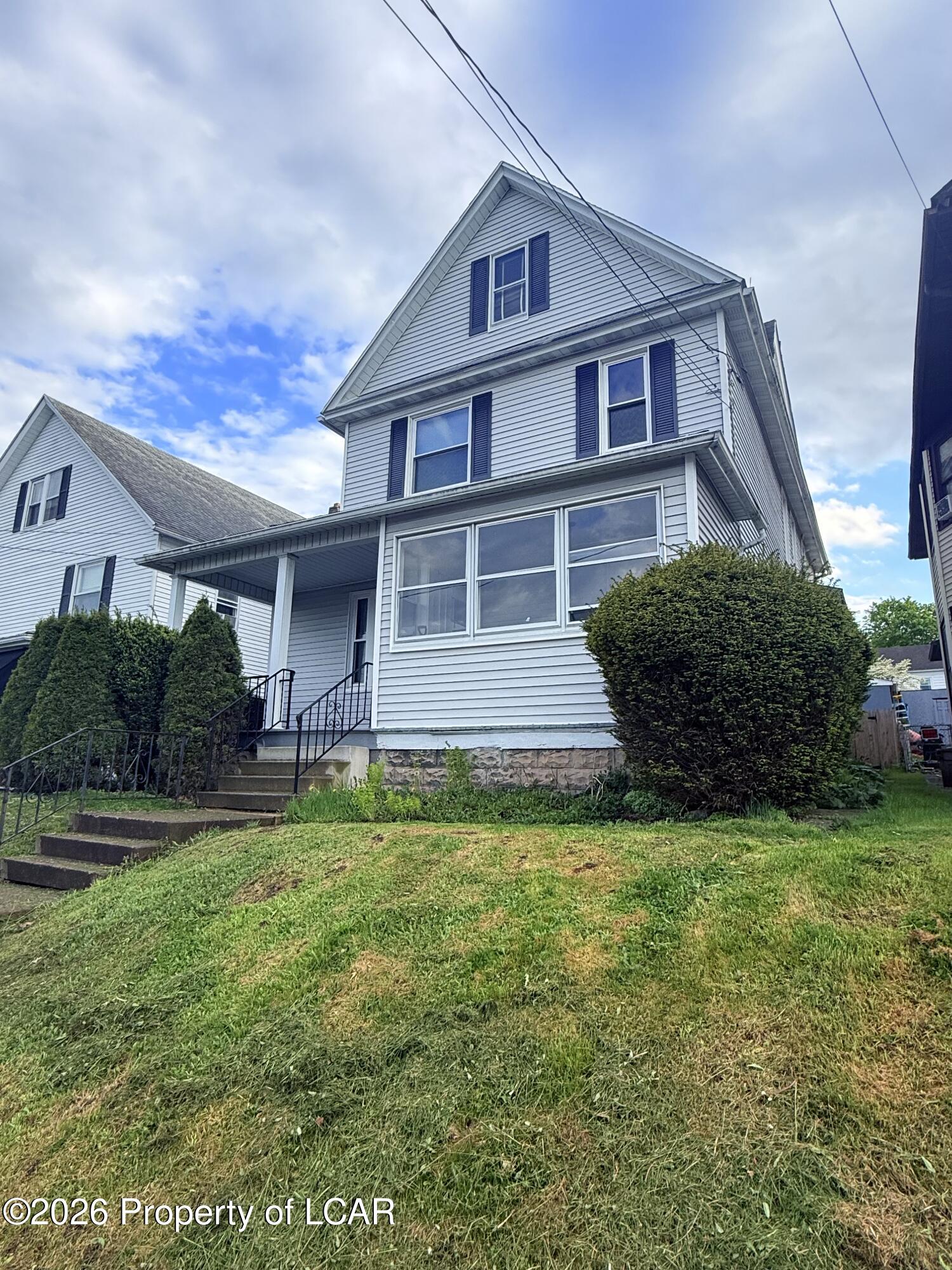1169 W Elm Street — photo