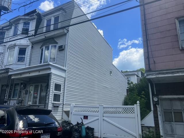 324 E Pine Street — photo