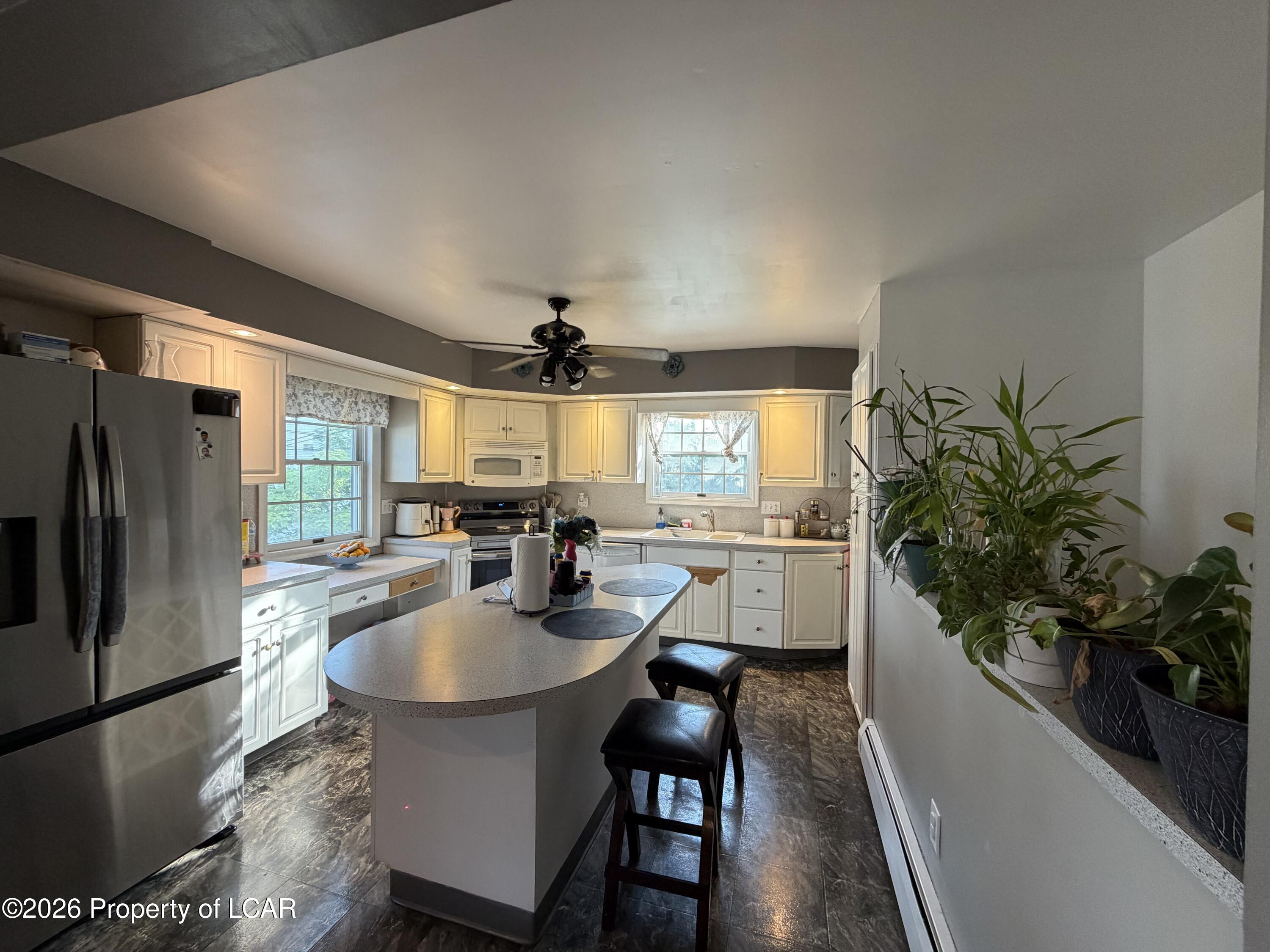 129 E 2nd Street, Hazleton, PA 18201 — photo 2