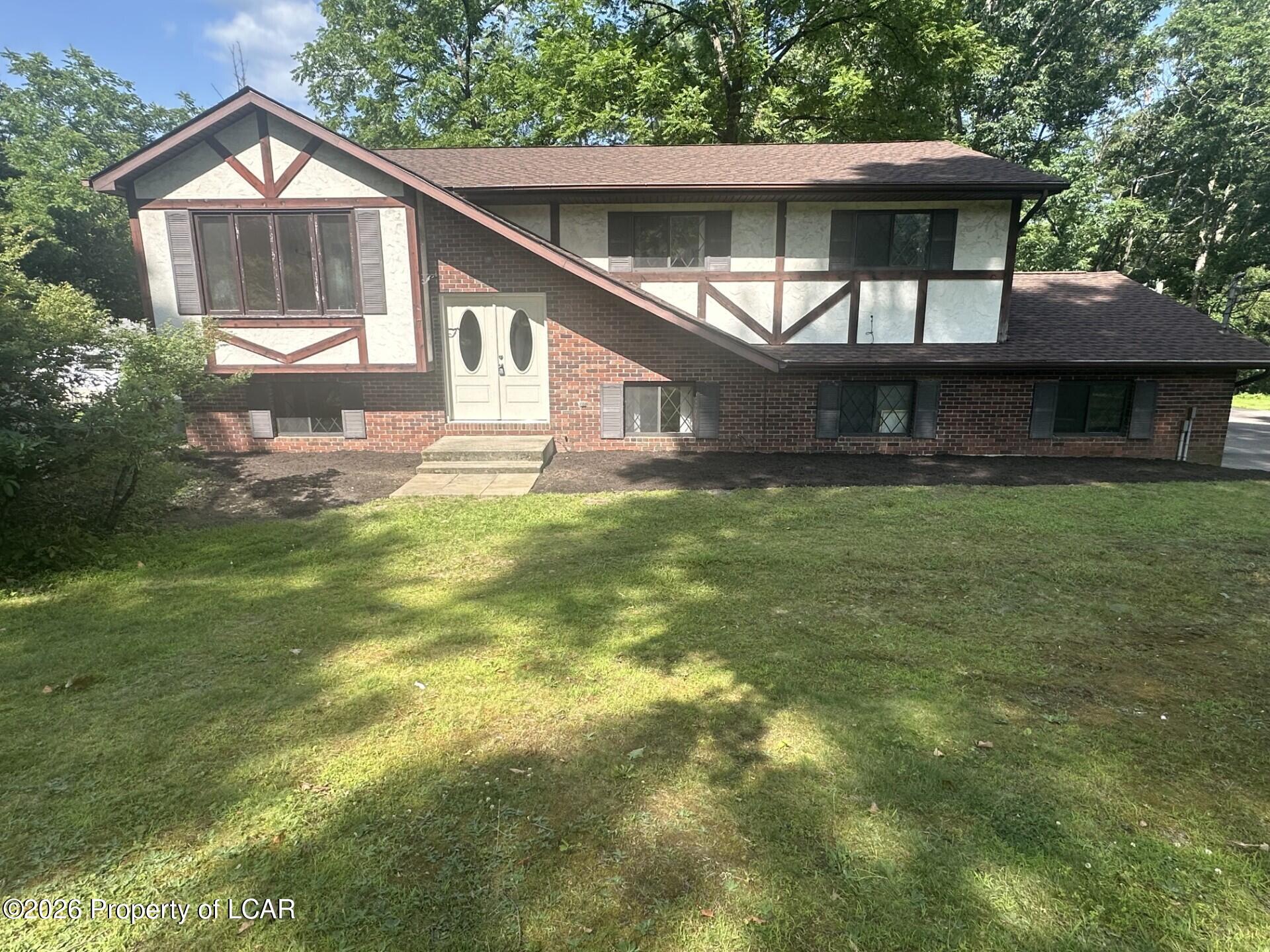 17 Main Road — photo