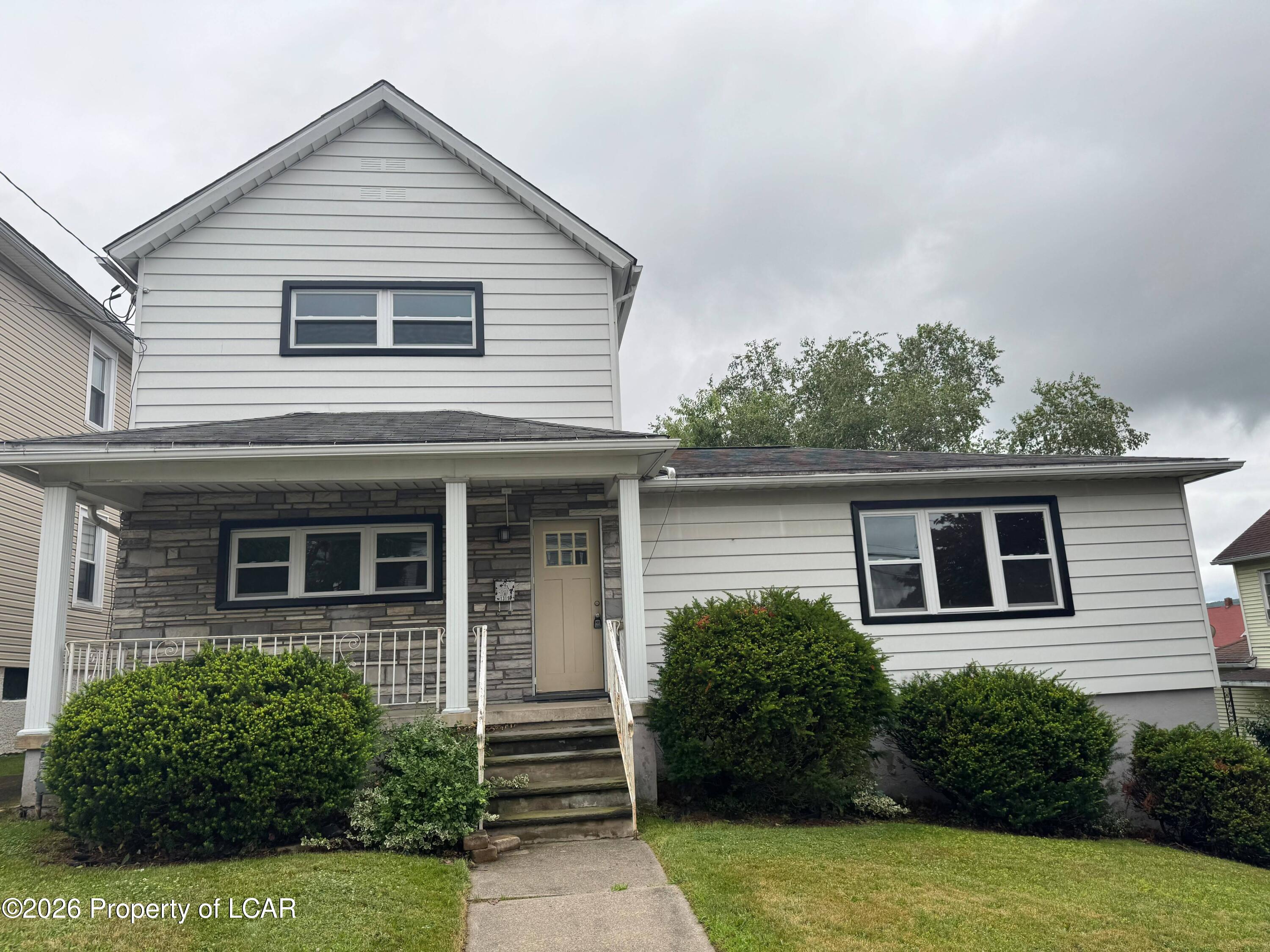 1319 Bryn Mawr Street 1st Fl — photo