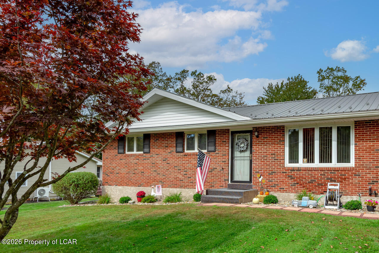 33 Balsam Road — photo