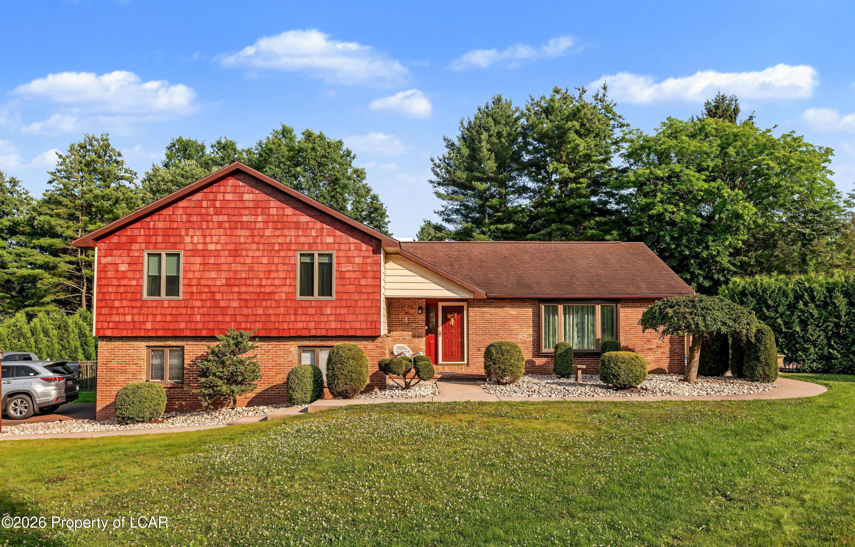 110 Eastview Circle — photo