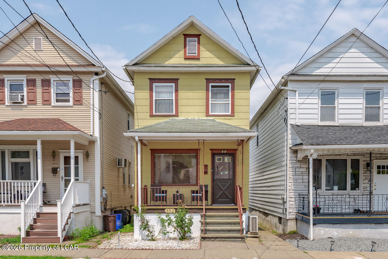 392 E Washington Street — photo