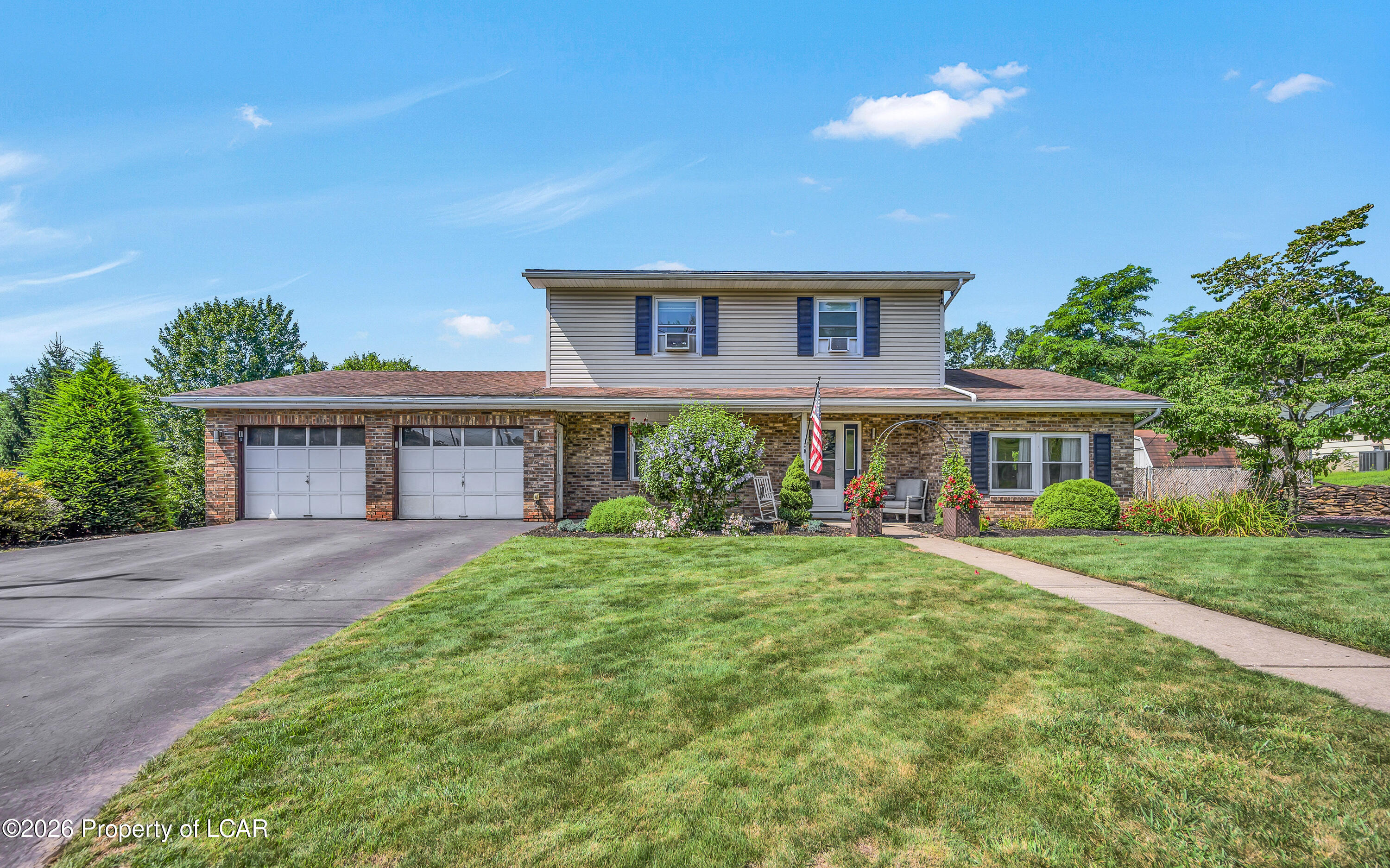 6 Dogwood Drive — photo