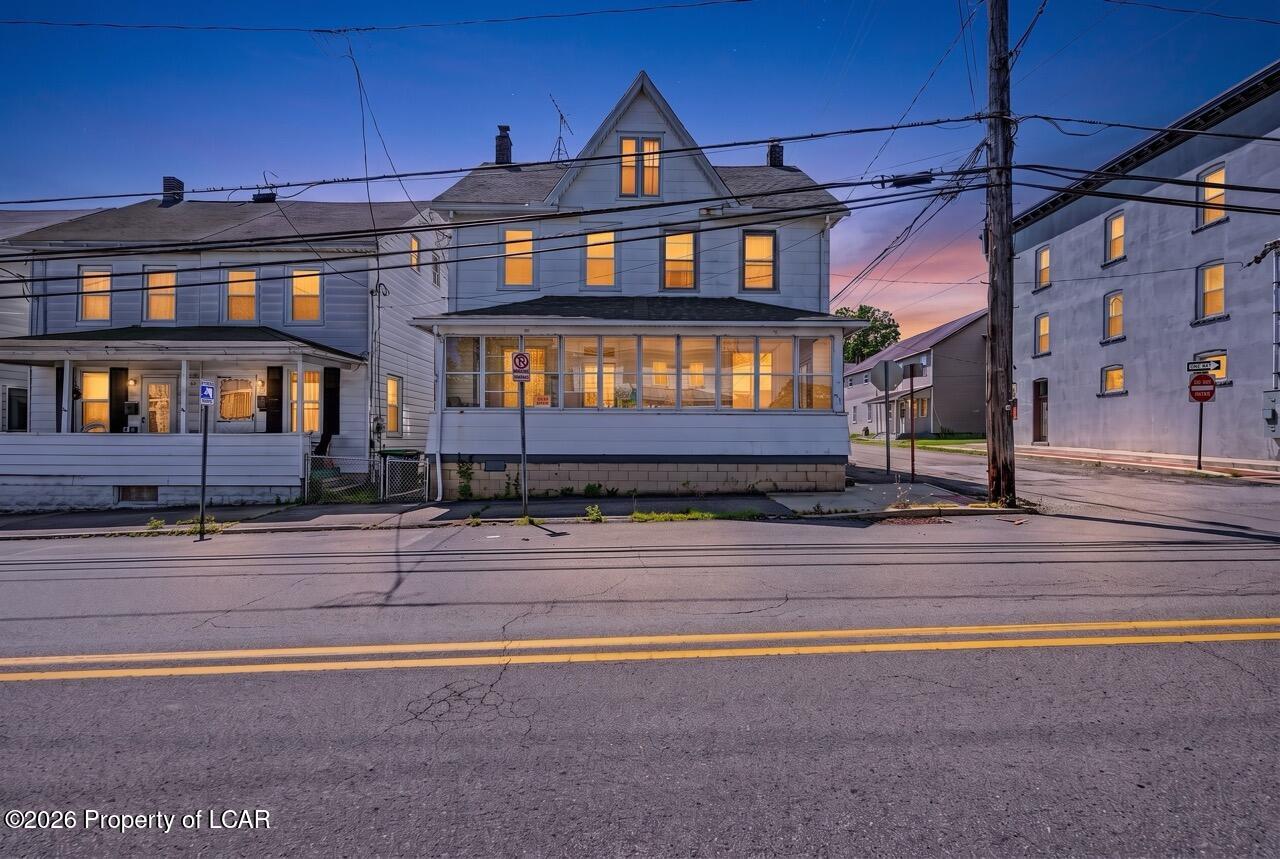 730 Birkbeck Street — photo