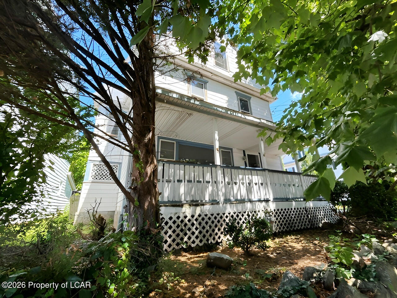 349 E 4th Street — photo