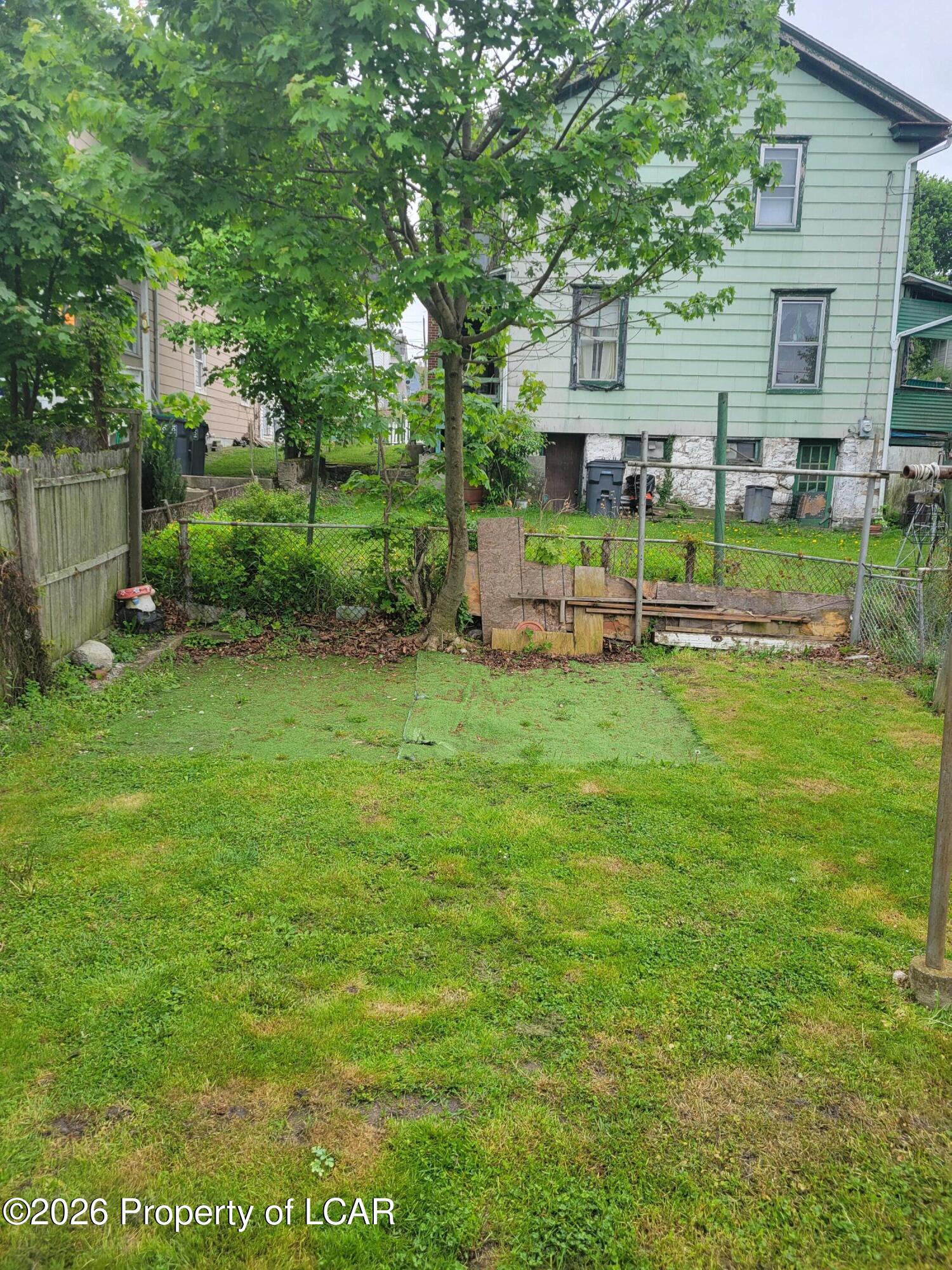 414 E Mine Street, Hazleton, PA 18201 — photo 2