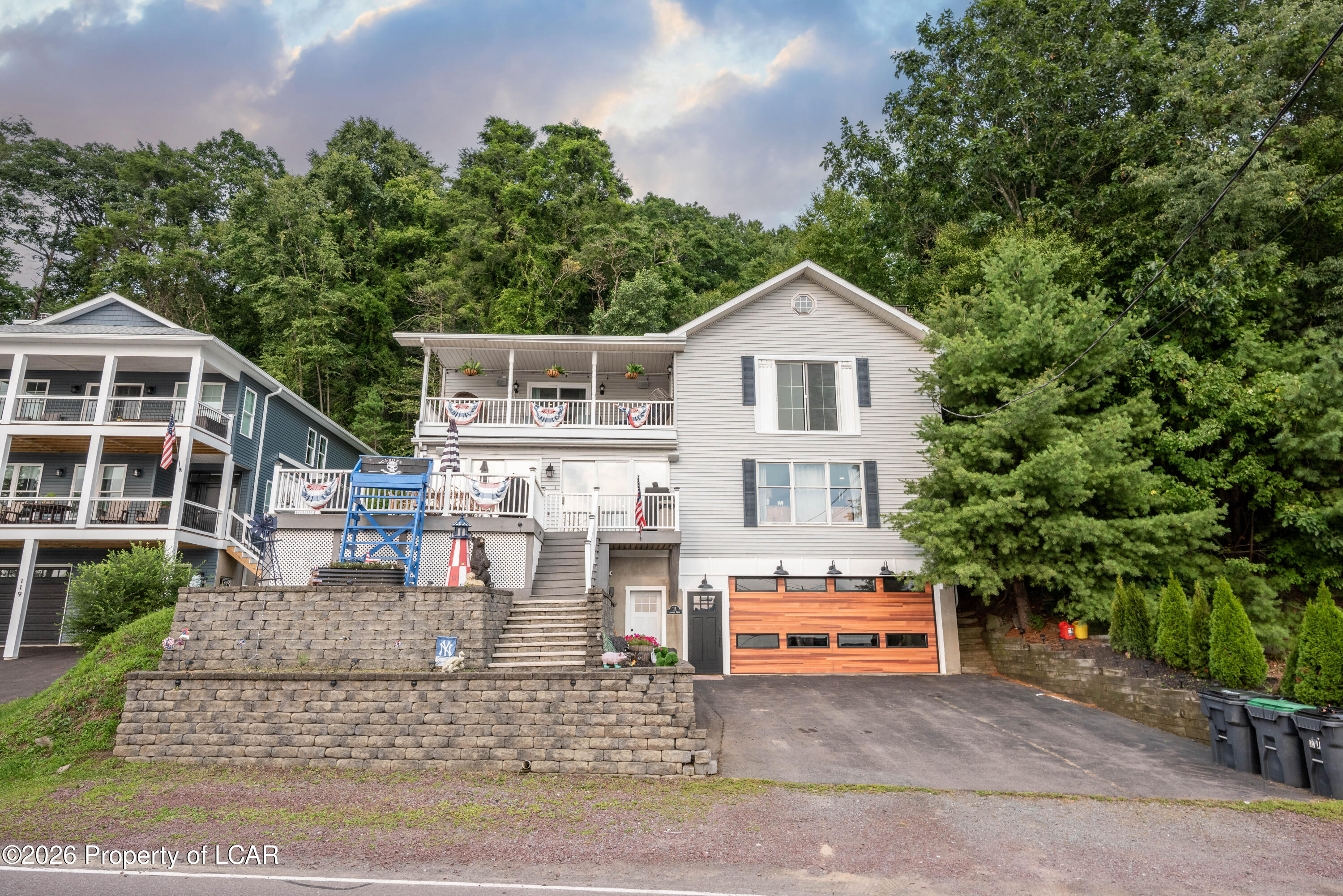 113 Lakeside Drive — photo