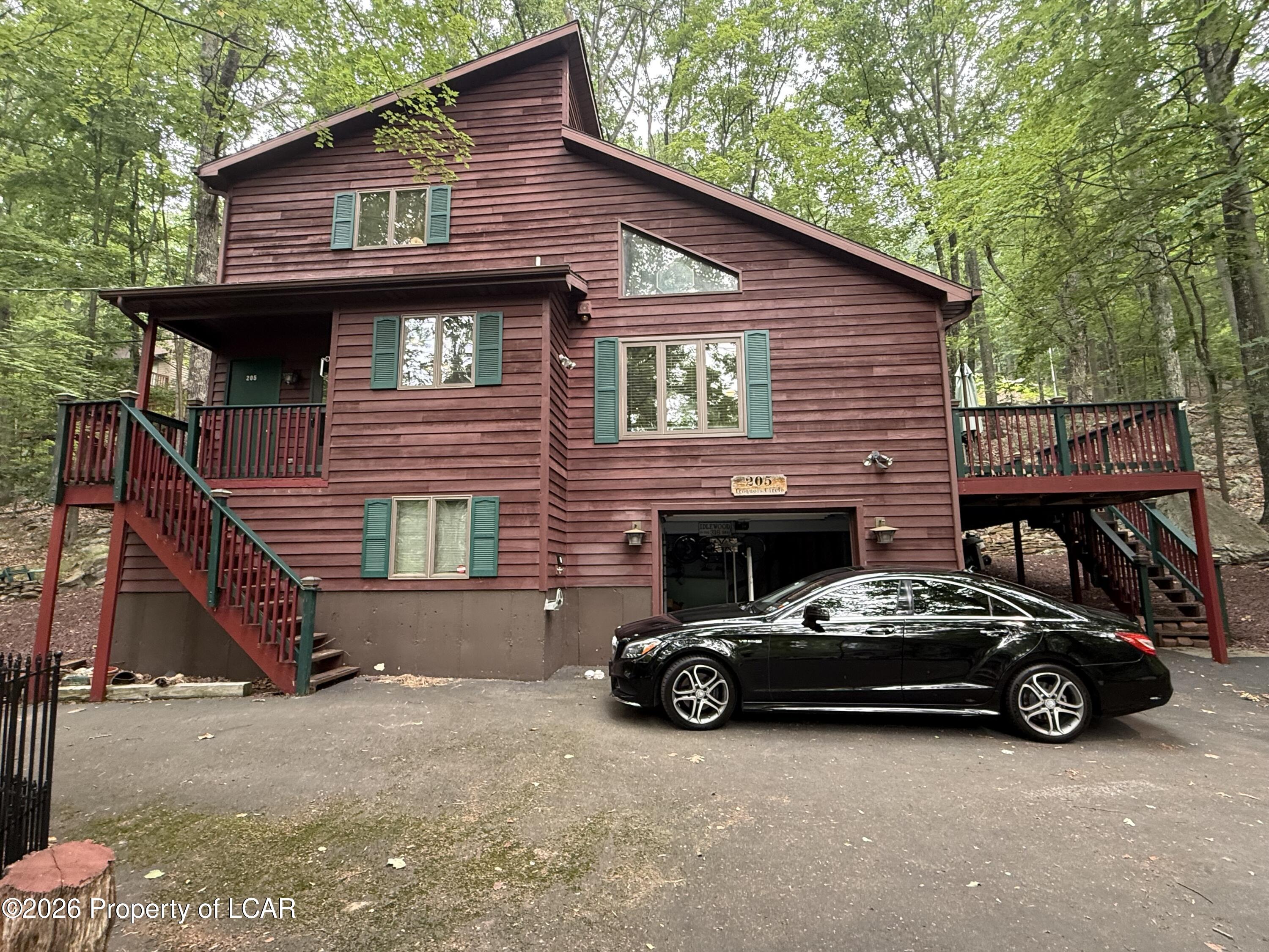 205 S Iroquois Circle — photo
