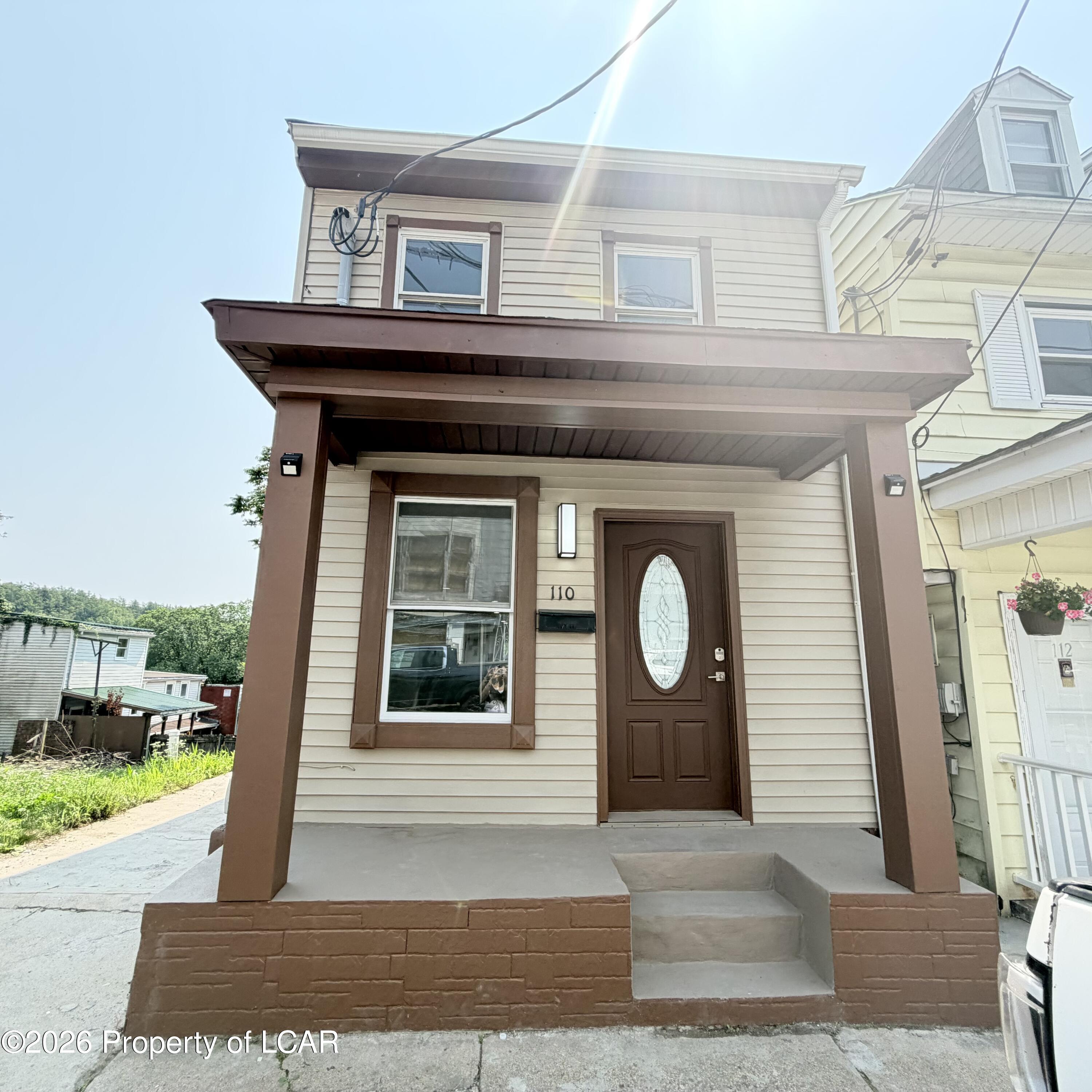 110 W Laurel Street — photo