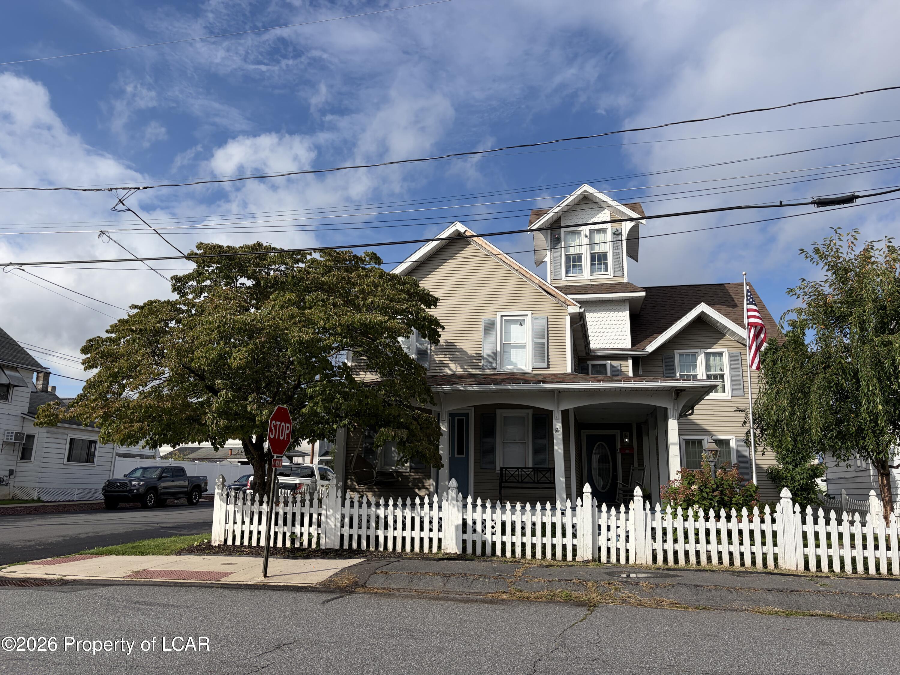 201 Lackawanna Avenue — photo