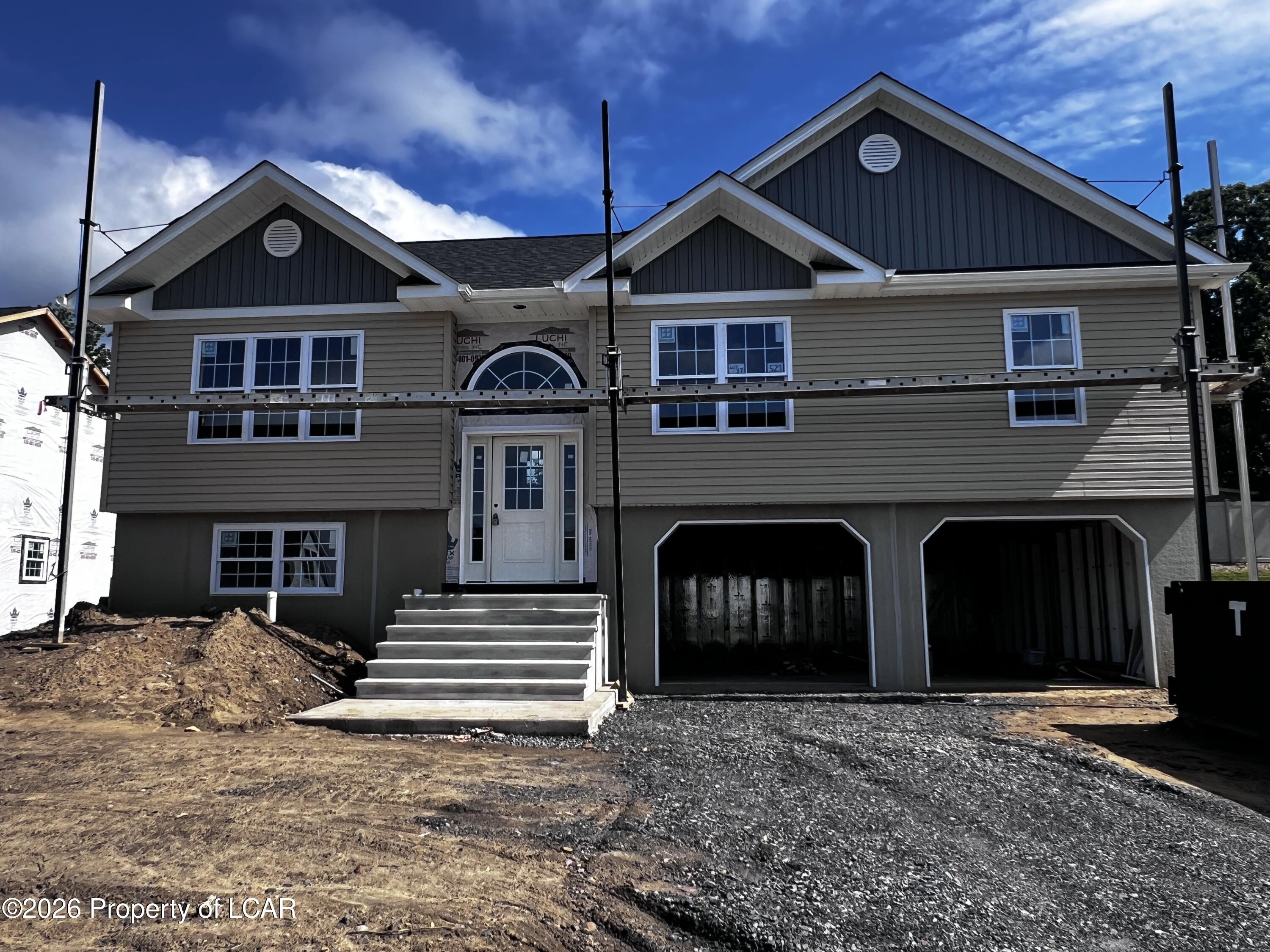 521 Wisteria Drive — photo
