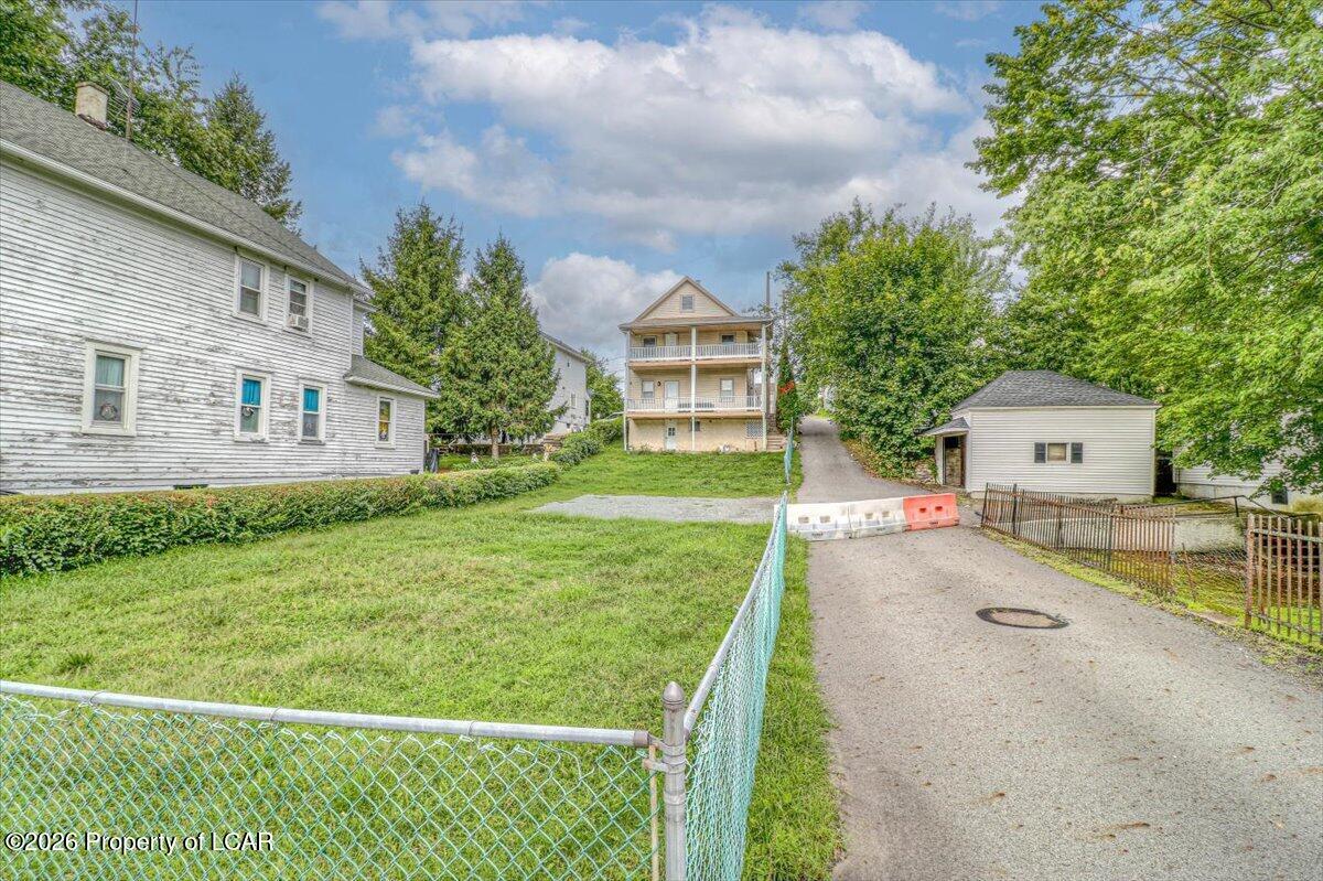 641 E Elm Street 1 — photo
